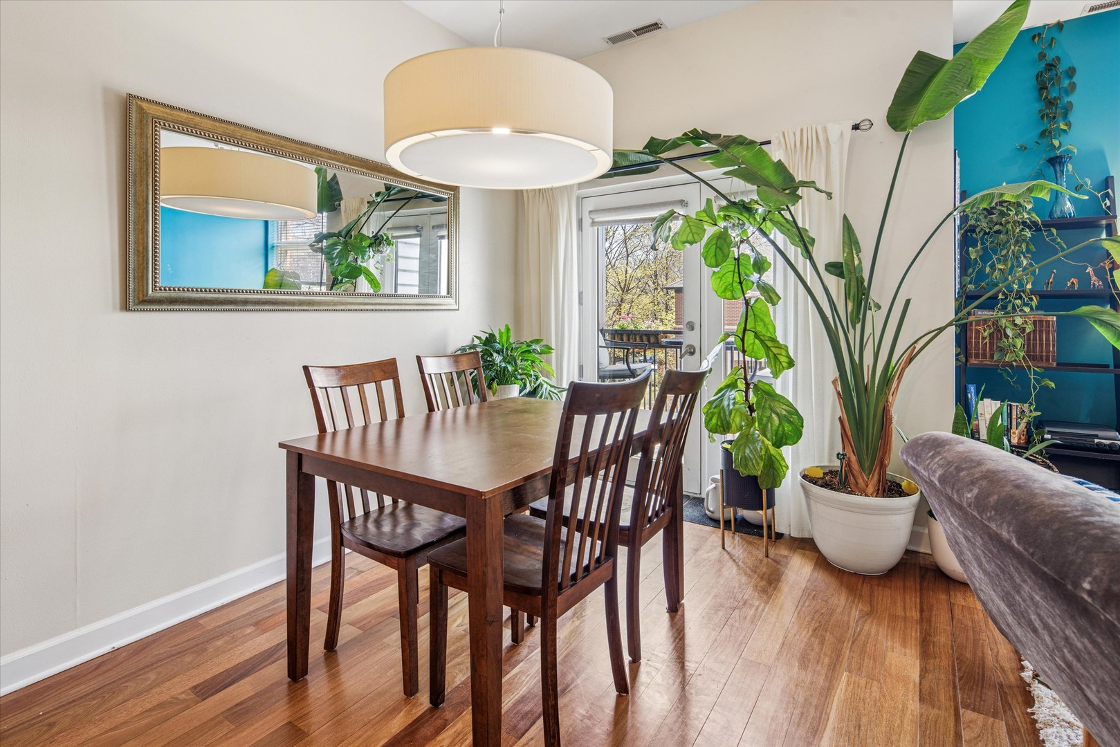 3741 N Wolcott Avenue Unit: 6