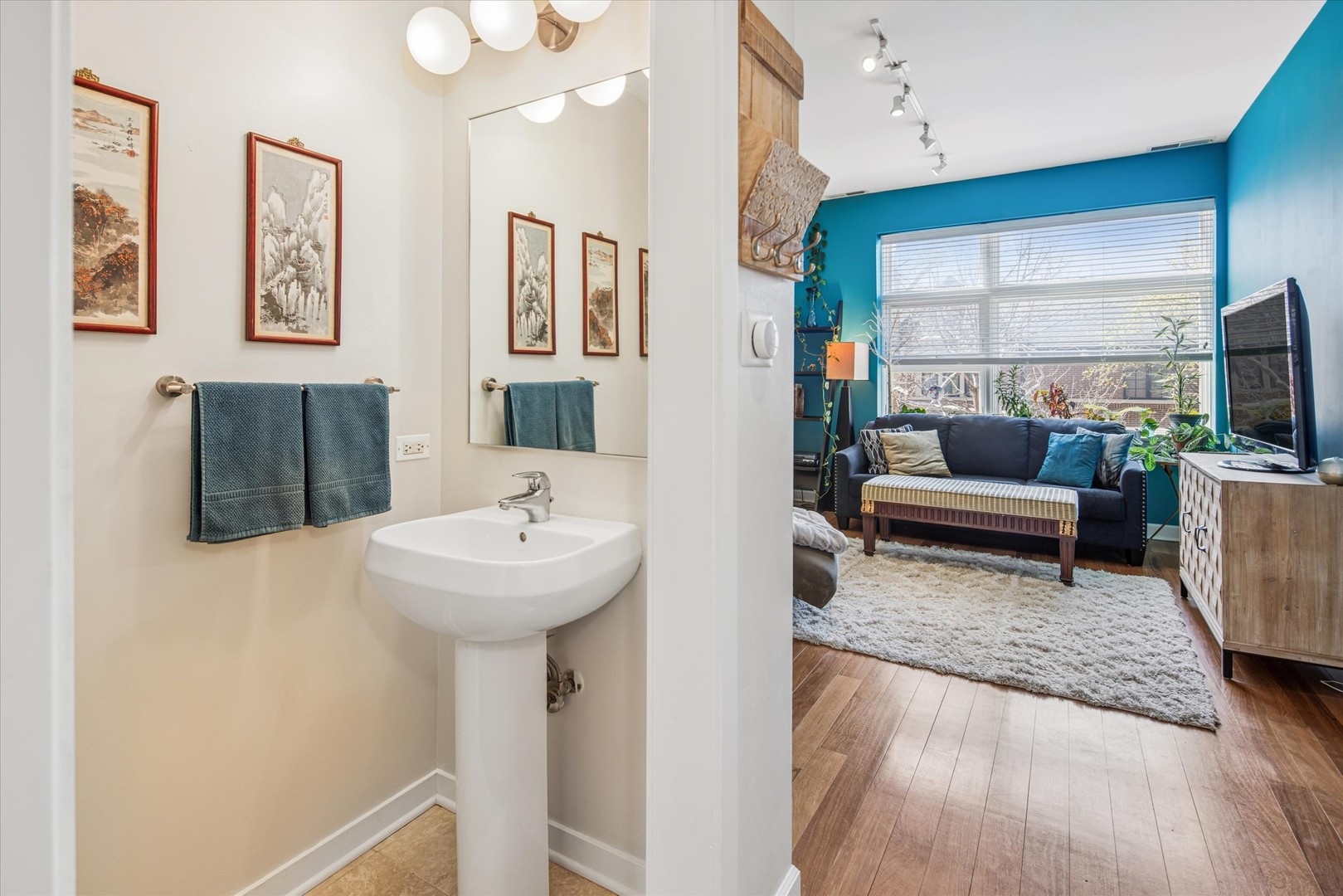 3741 N Wolcott Avenue Unit: 6