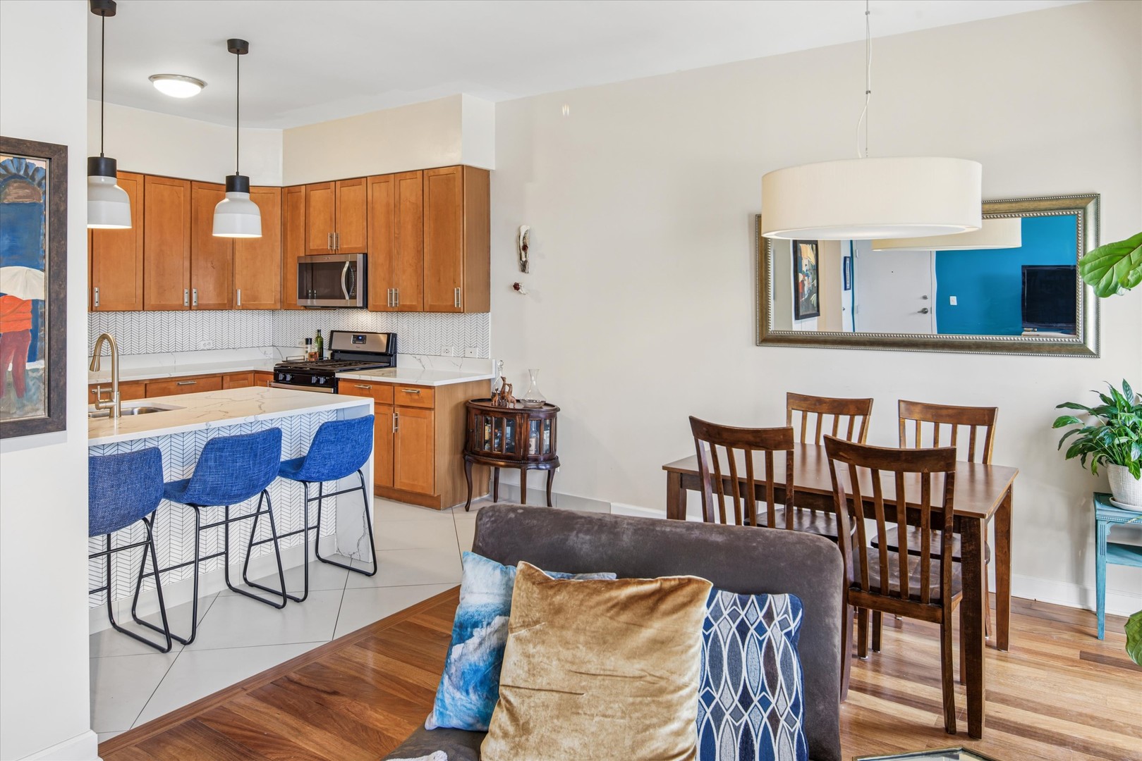 3741 N Wolcott Avenue Unit: 6