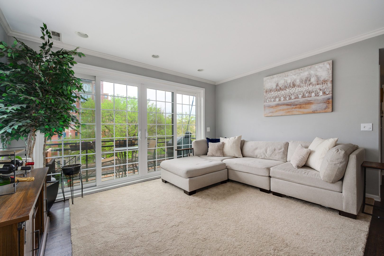1446 N North Park Avenue Unit: 4R