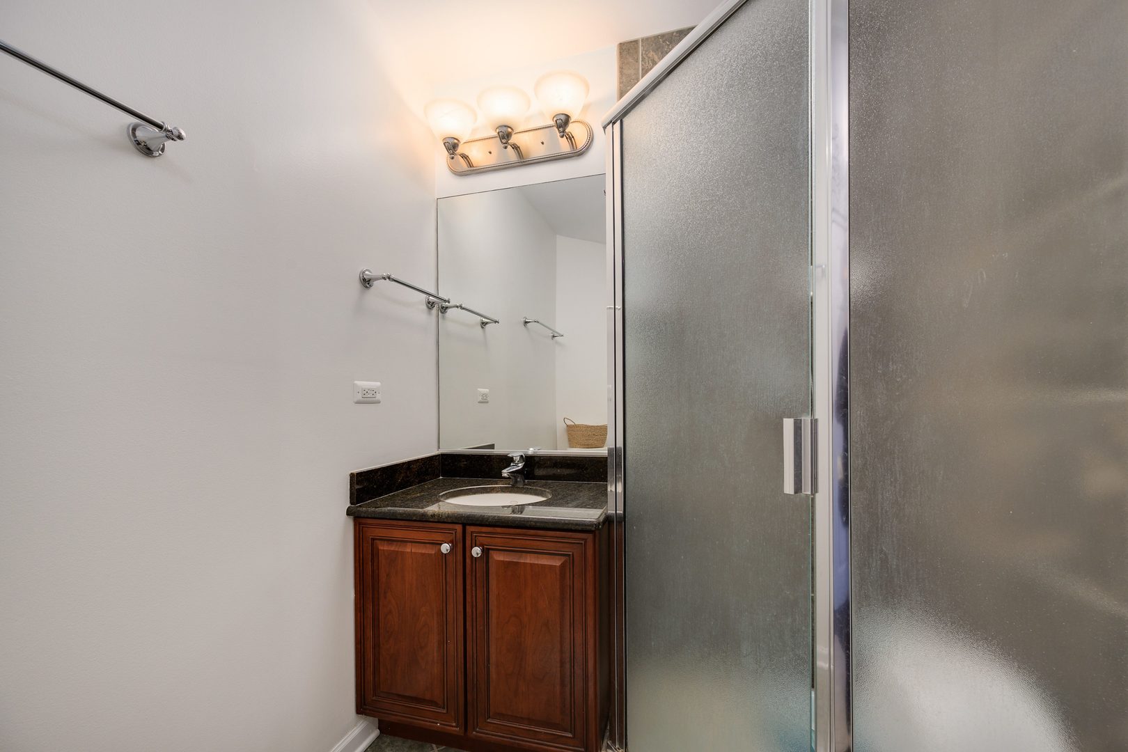 1446 N North Park Avenue Unit: 4R