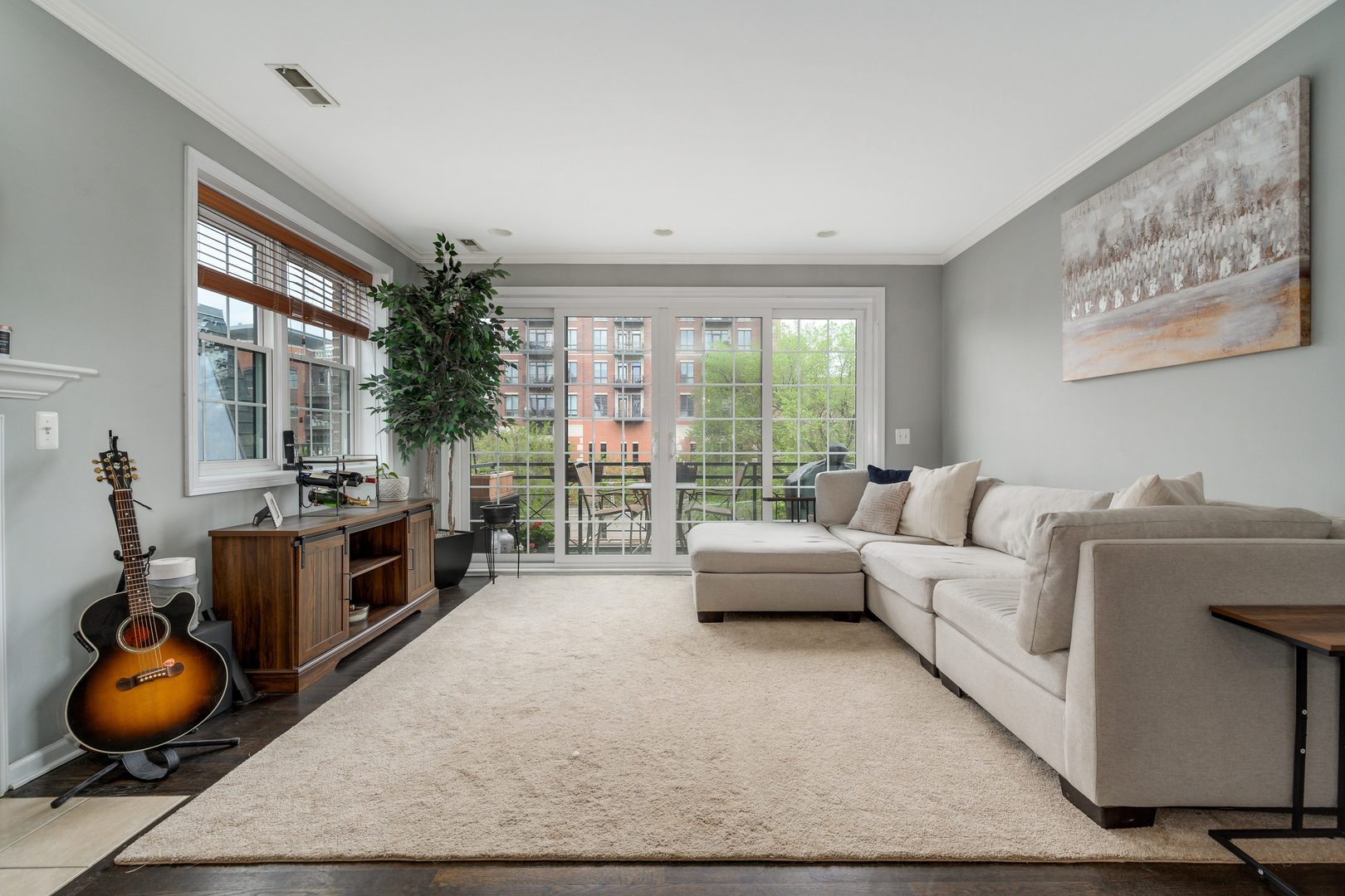 1446 N North Park Avenue Unit: 4R