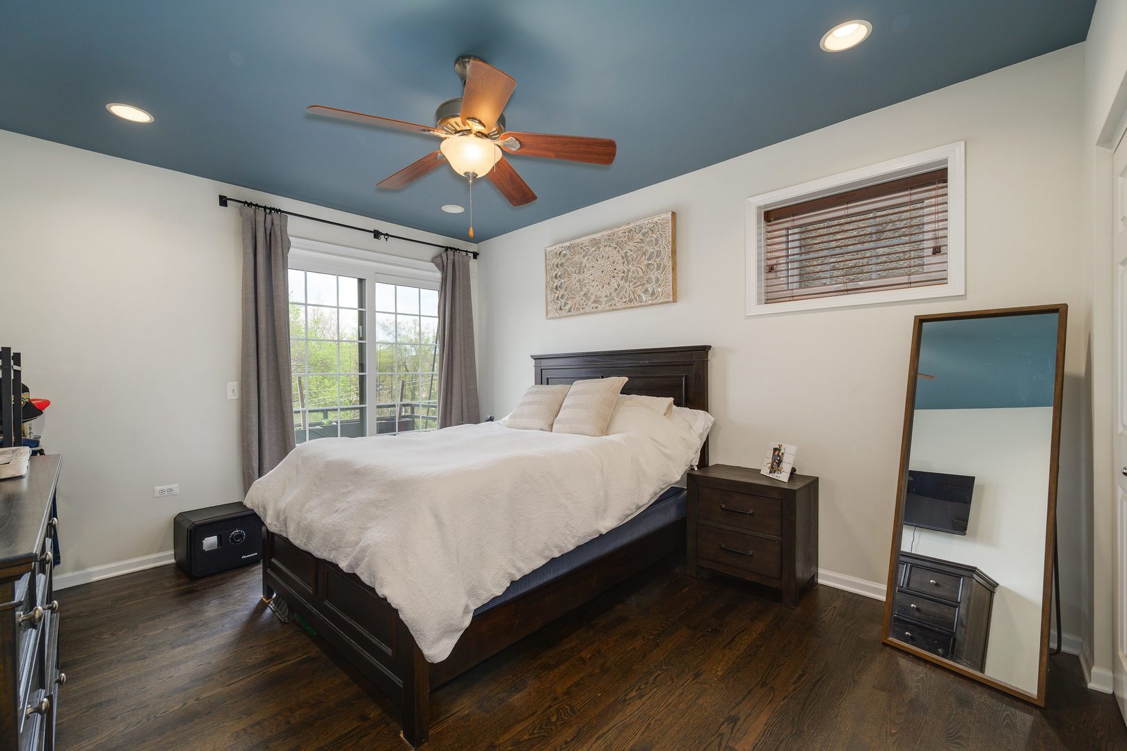 1446 N North Park Avenue Unit: 4R