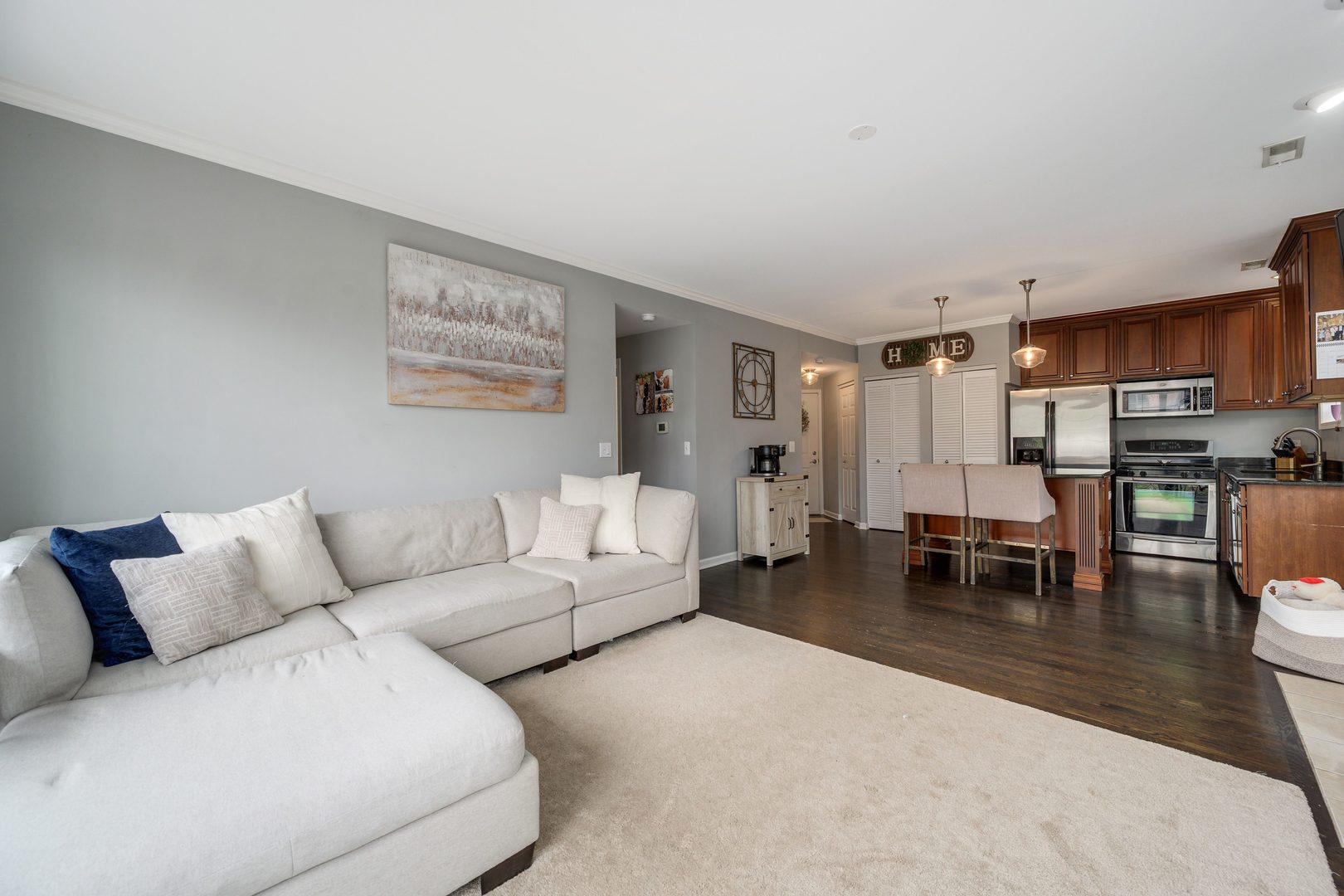 1446 N North Park Avenue Unit: 4R
