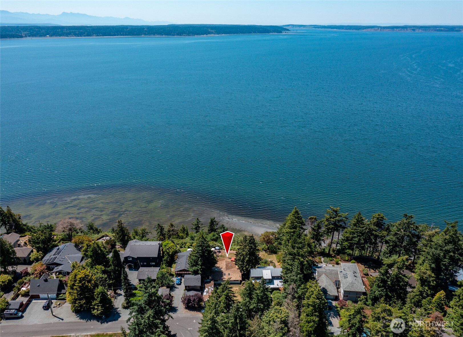 10 Edgewater Drive
