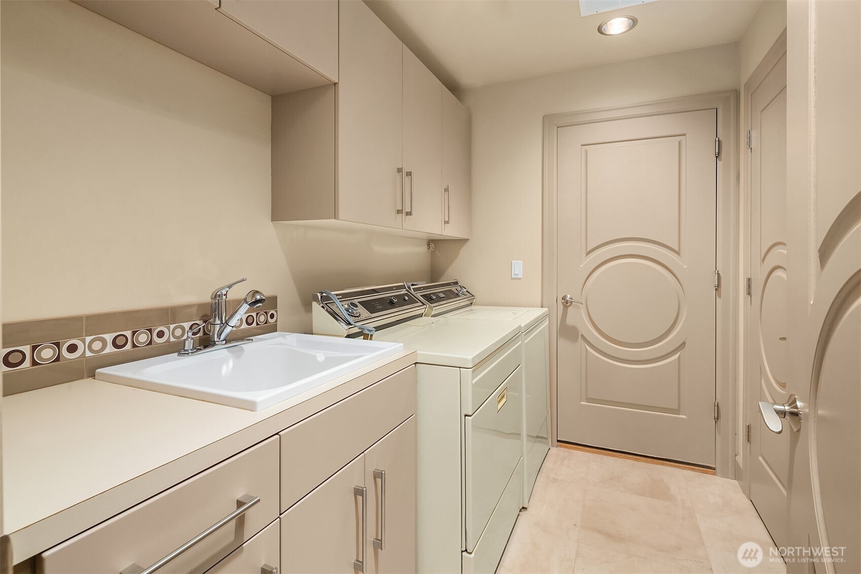 1639 S Country Club Drive