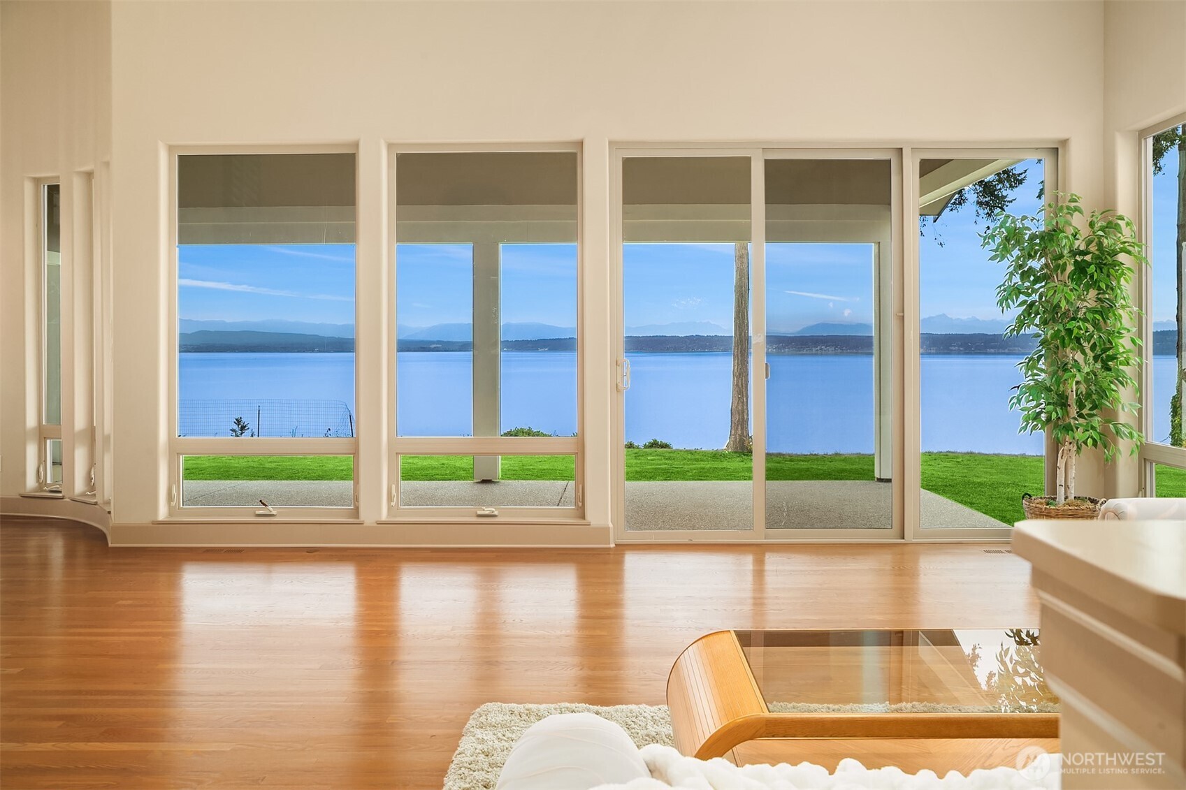 1639 S Country Club Drive