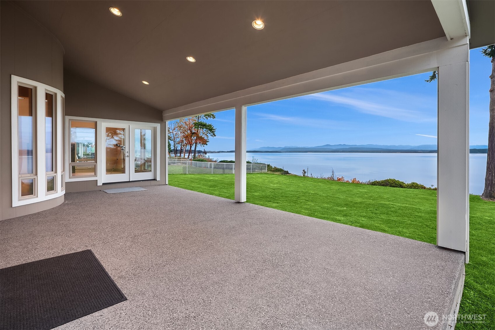 1639 S Country Club Drive