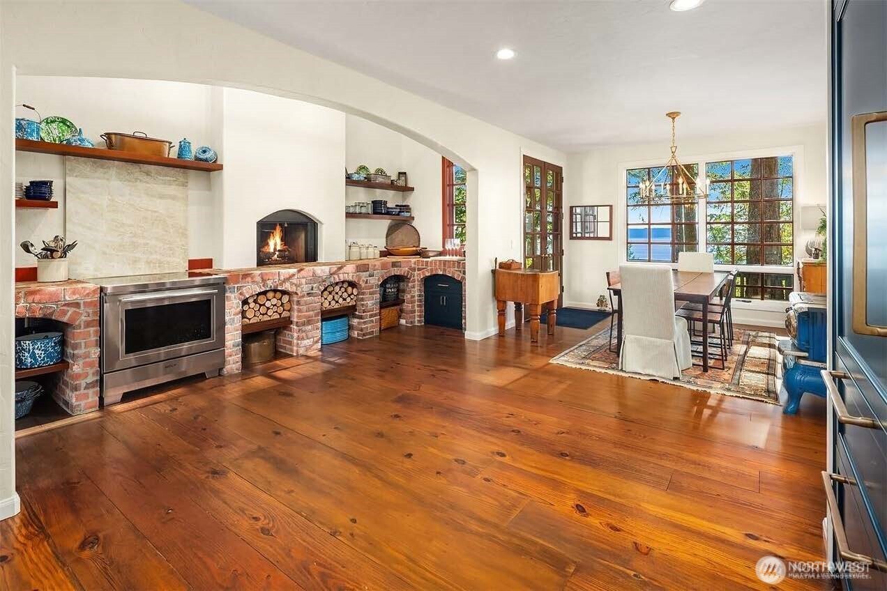 16818 Marine Drive