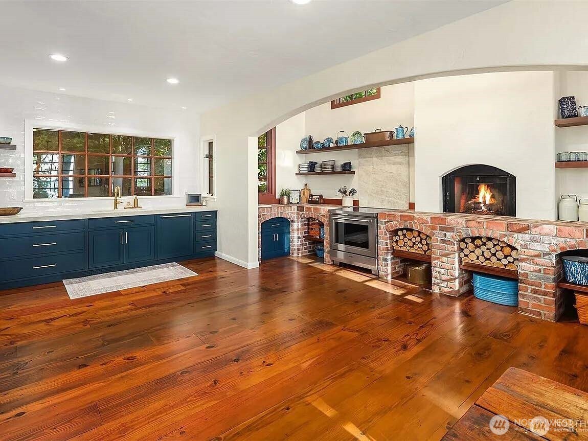 16818 Marine Drive