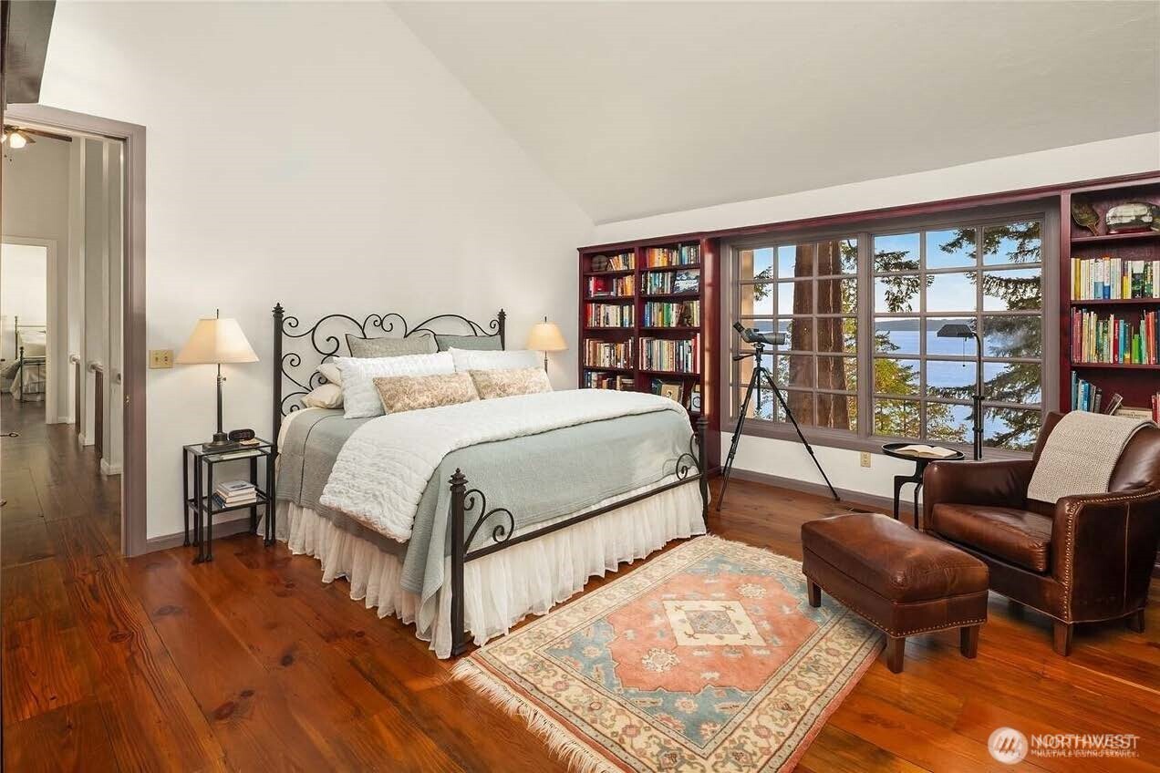 16818 Marine Drive