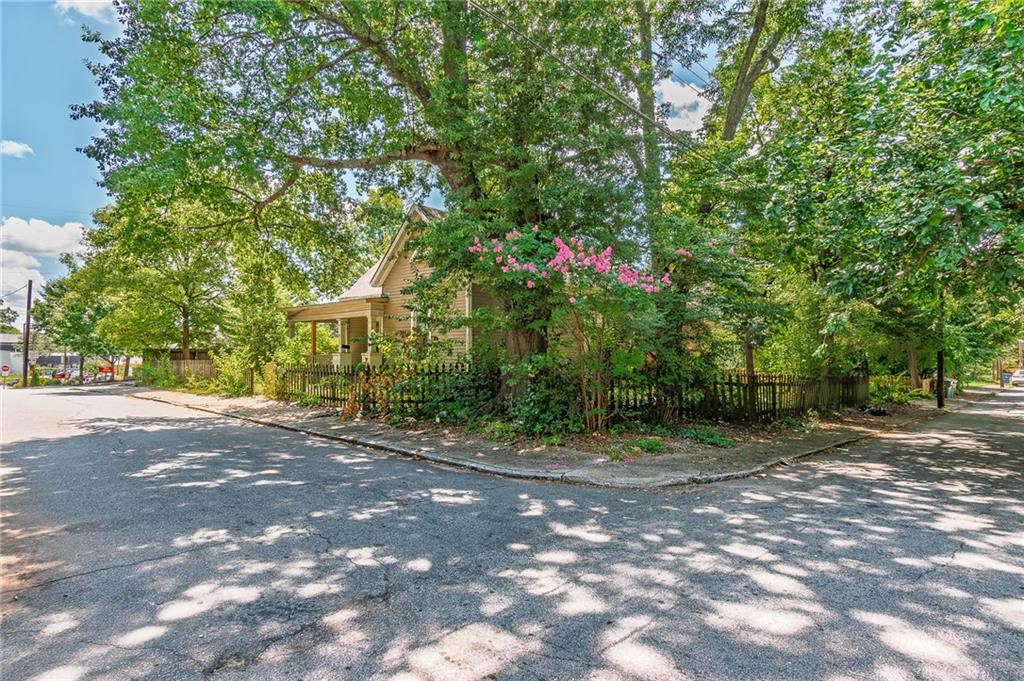 1129 Sanders Avenue SE