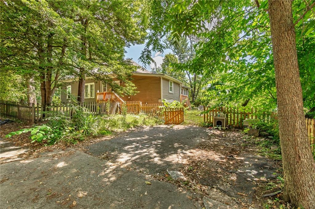 1129 Sanders Avenue SE