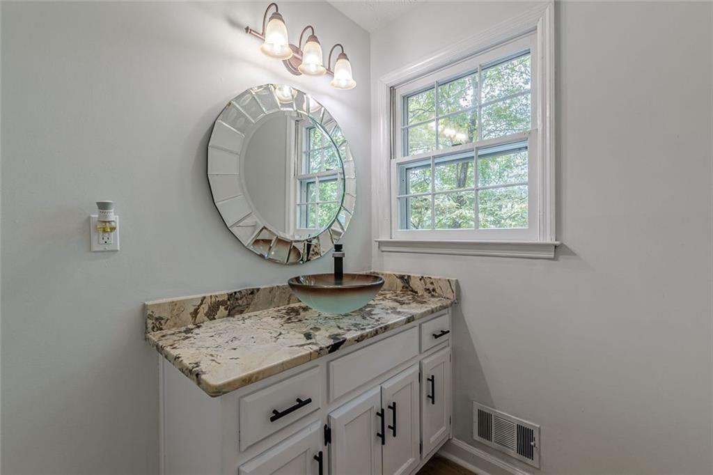 2011 Old Peachtree Road NW