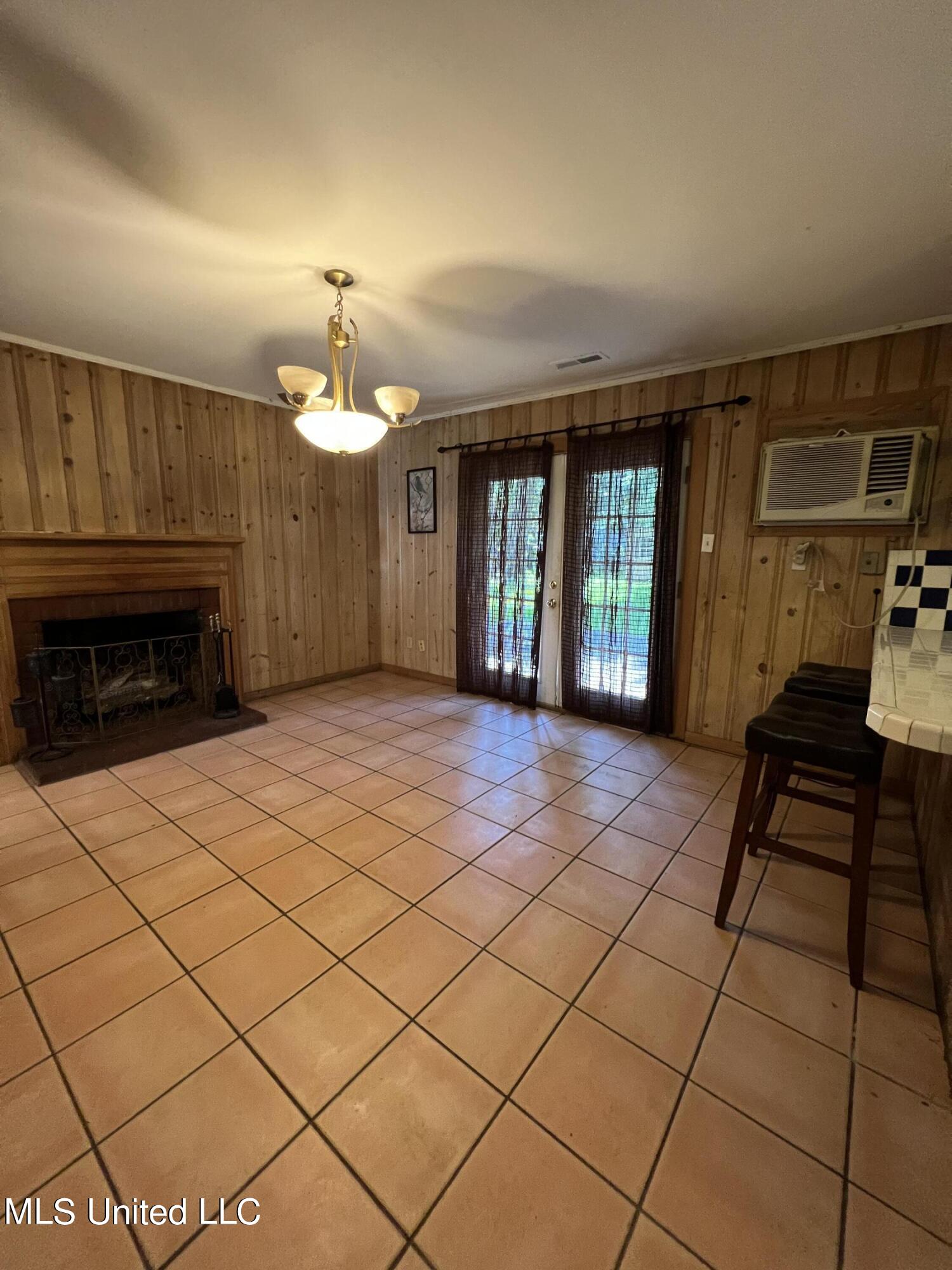 2310 Grenada Boulevard