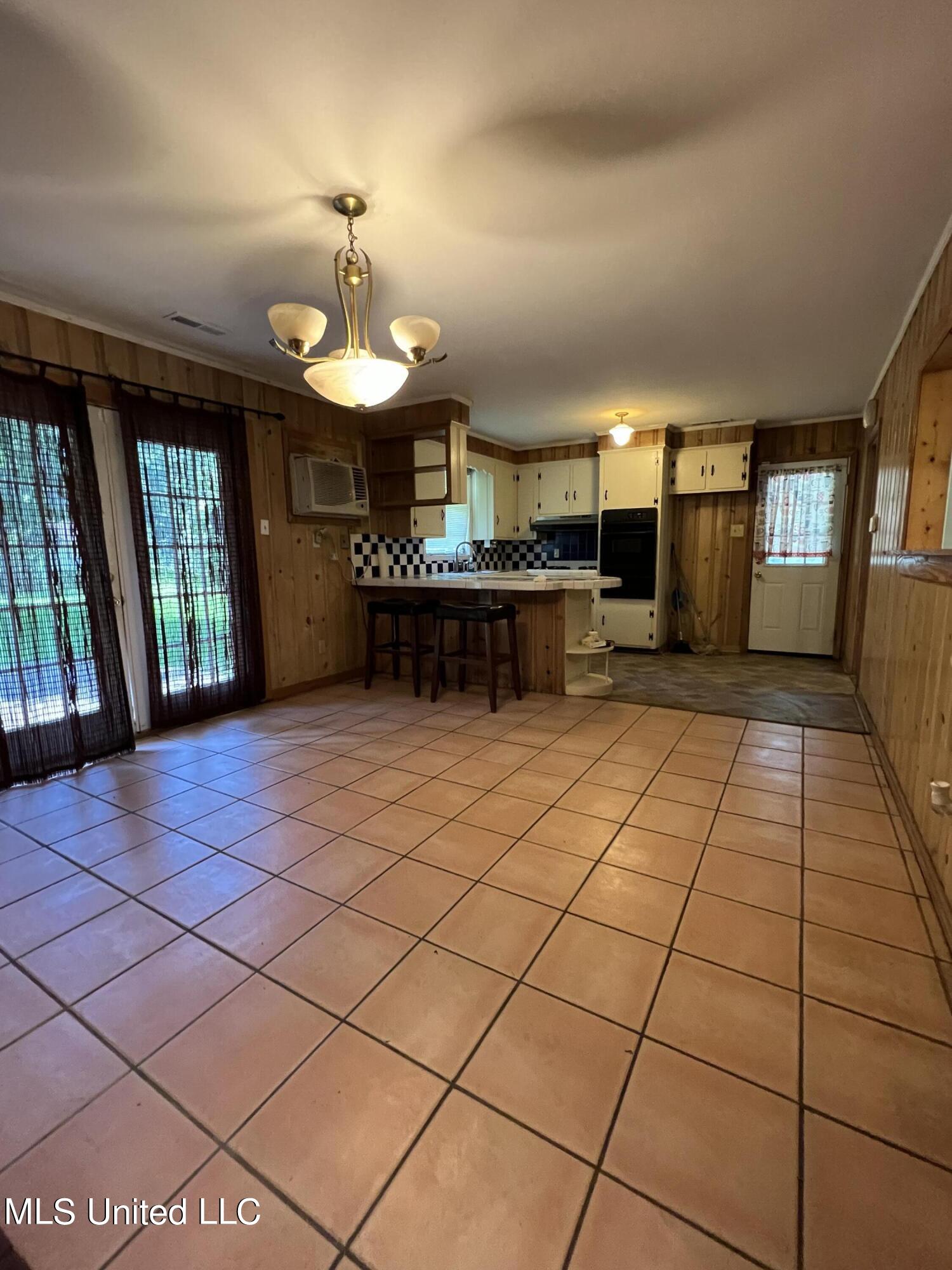 2310 Grenada Boulevard