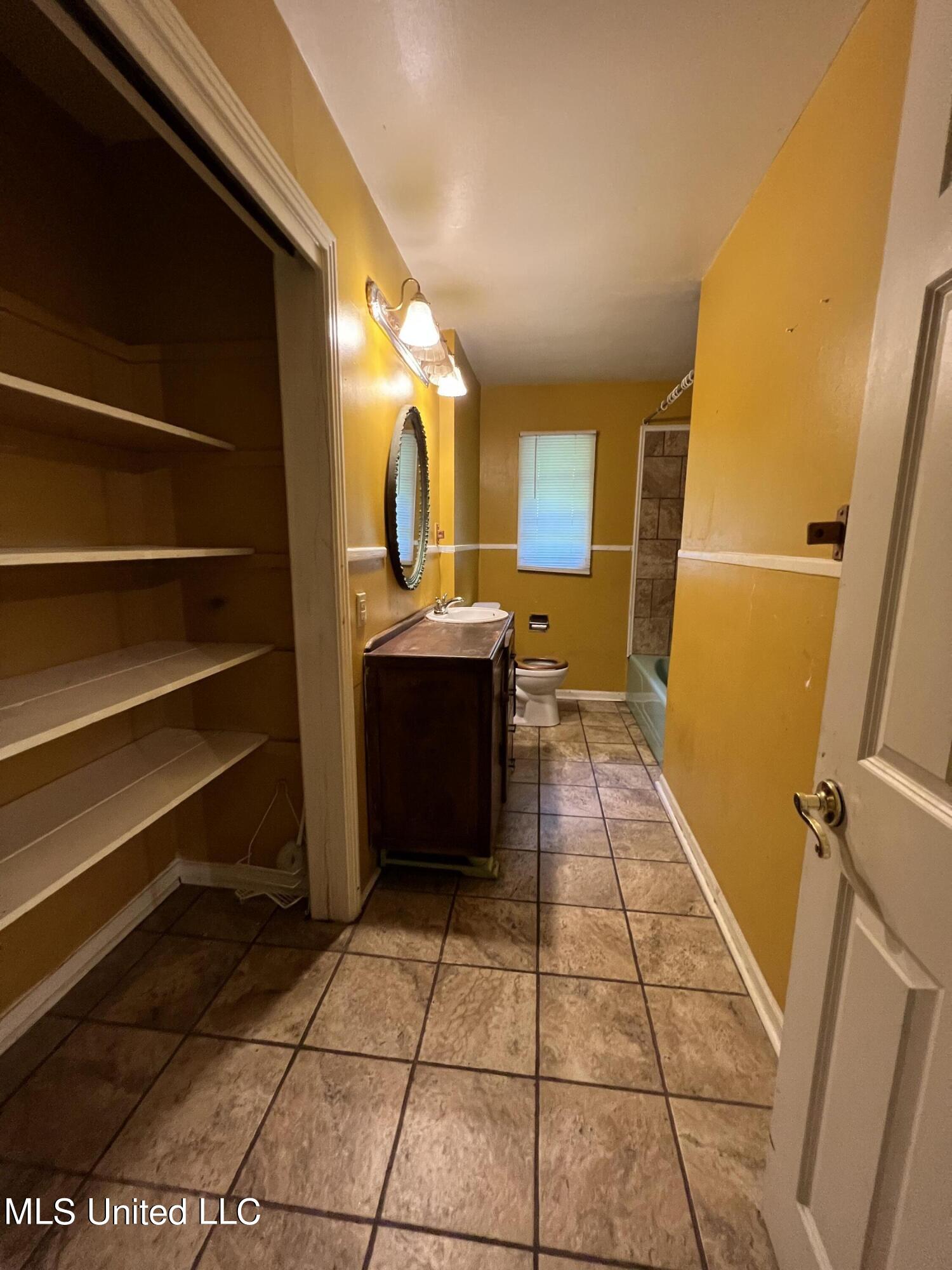 2310 Grenada Boulevard