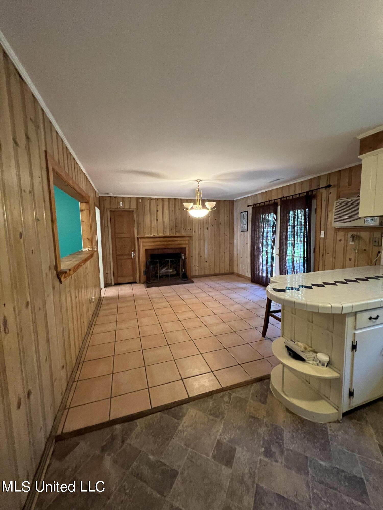 2310 Grenada Boulevard