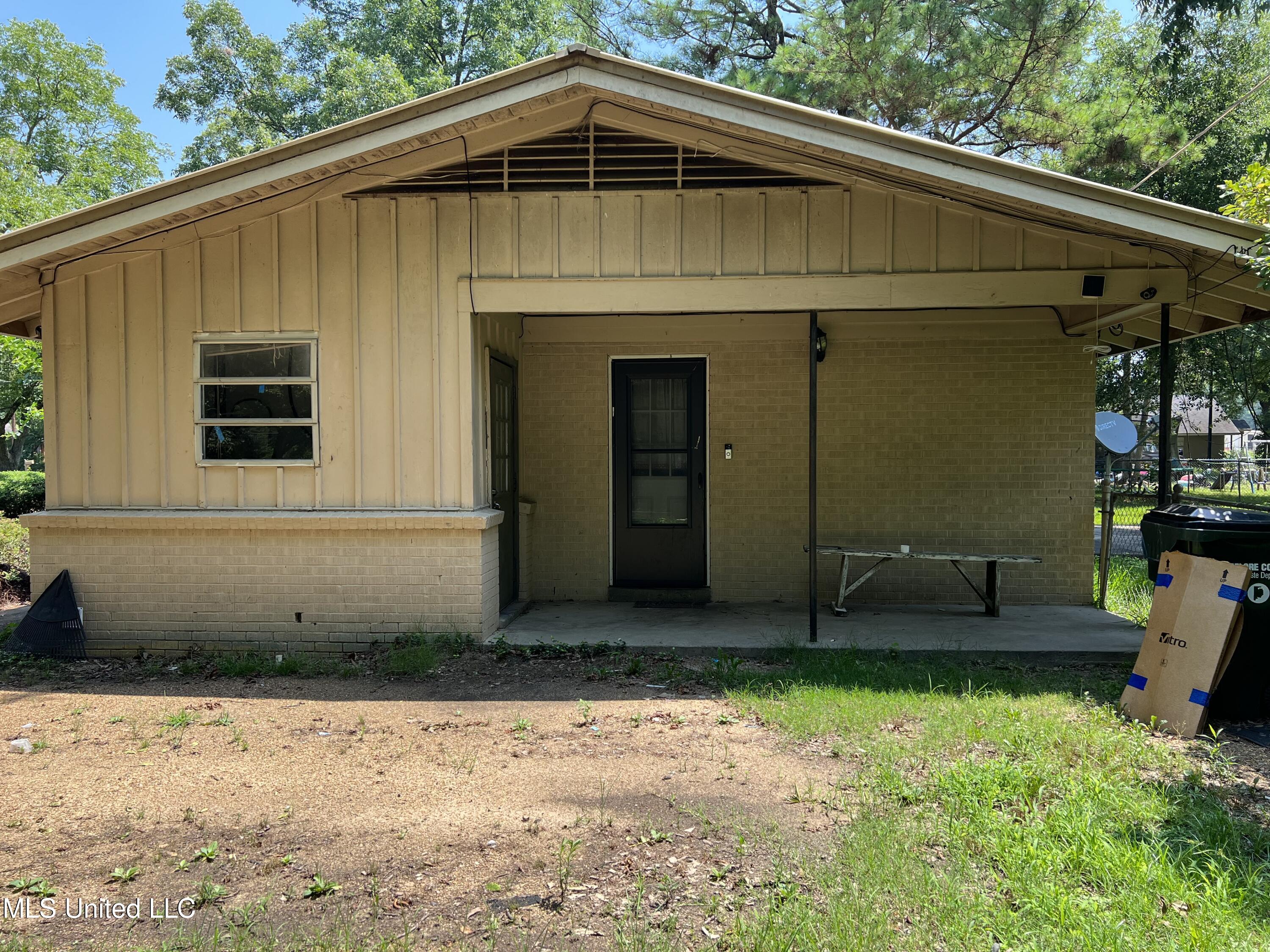 2310 Grenada Boulevard