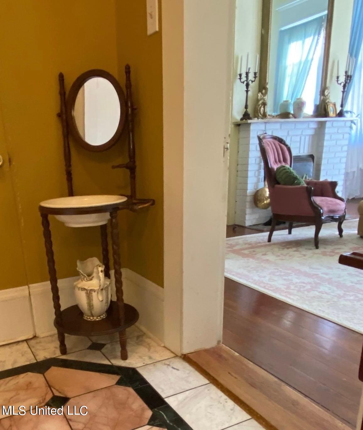 503 Lexington Street