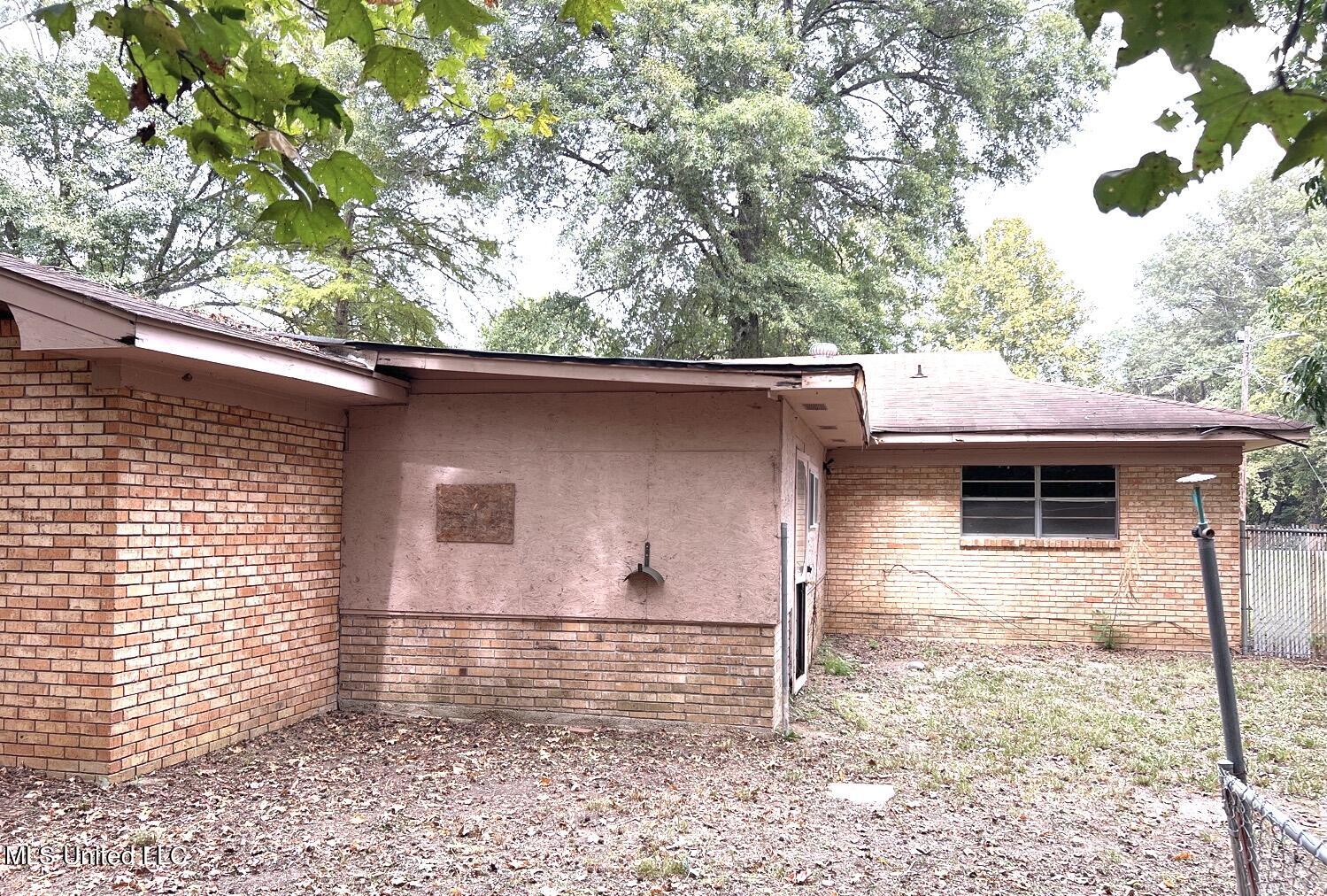 218 Meadowbrook Road