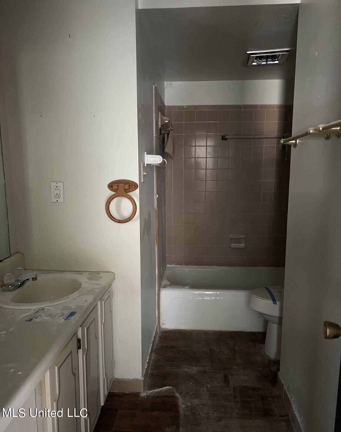 218 Meadowbrook Road