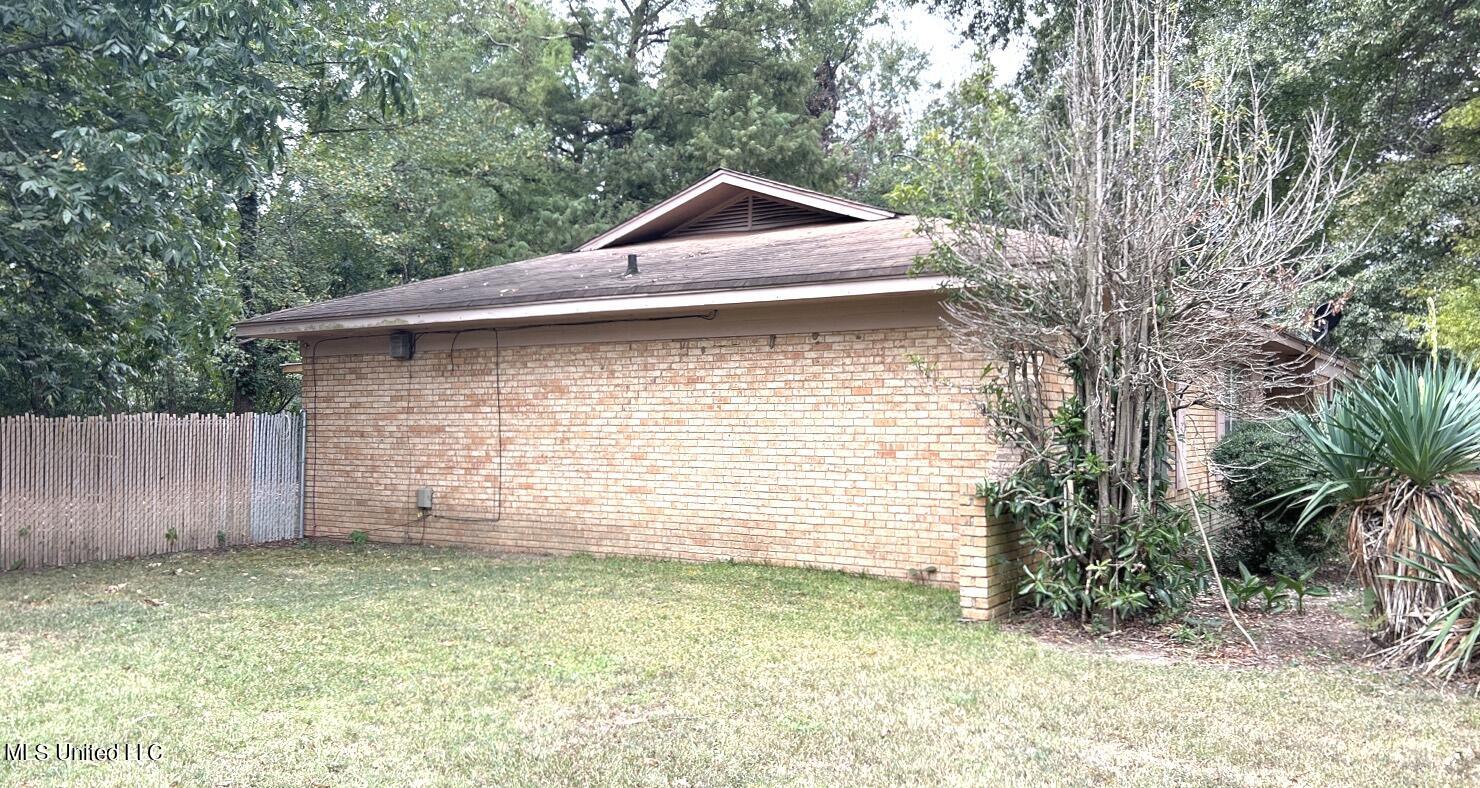 218 Meadowbrook Road