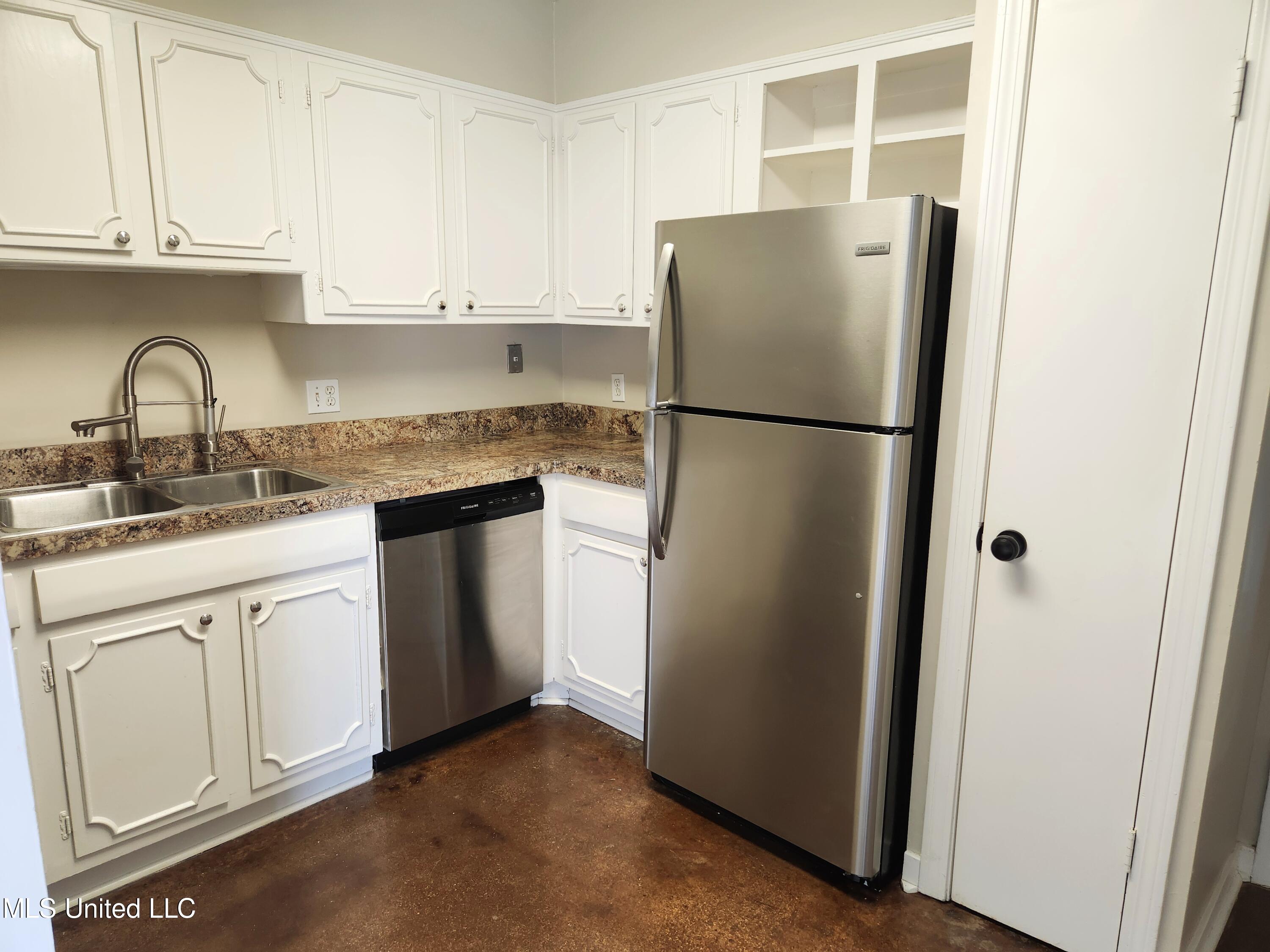 5025 Wayneland Drive, B3