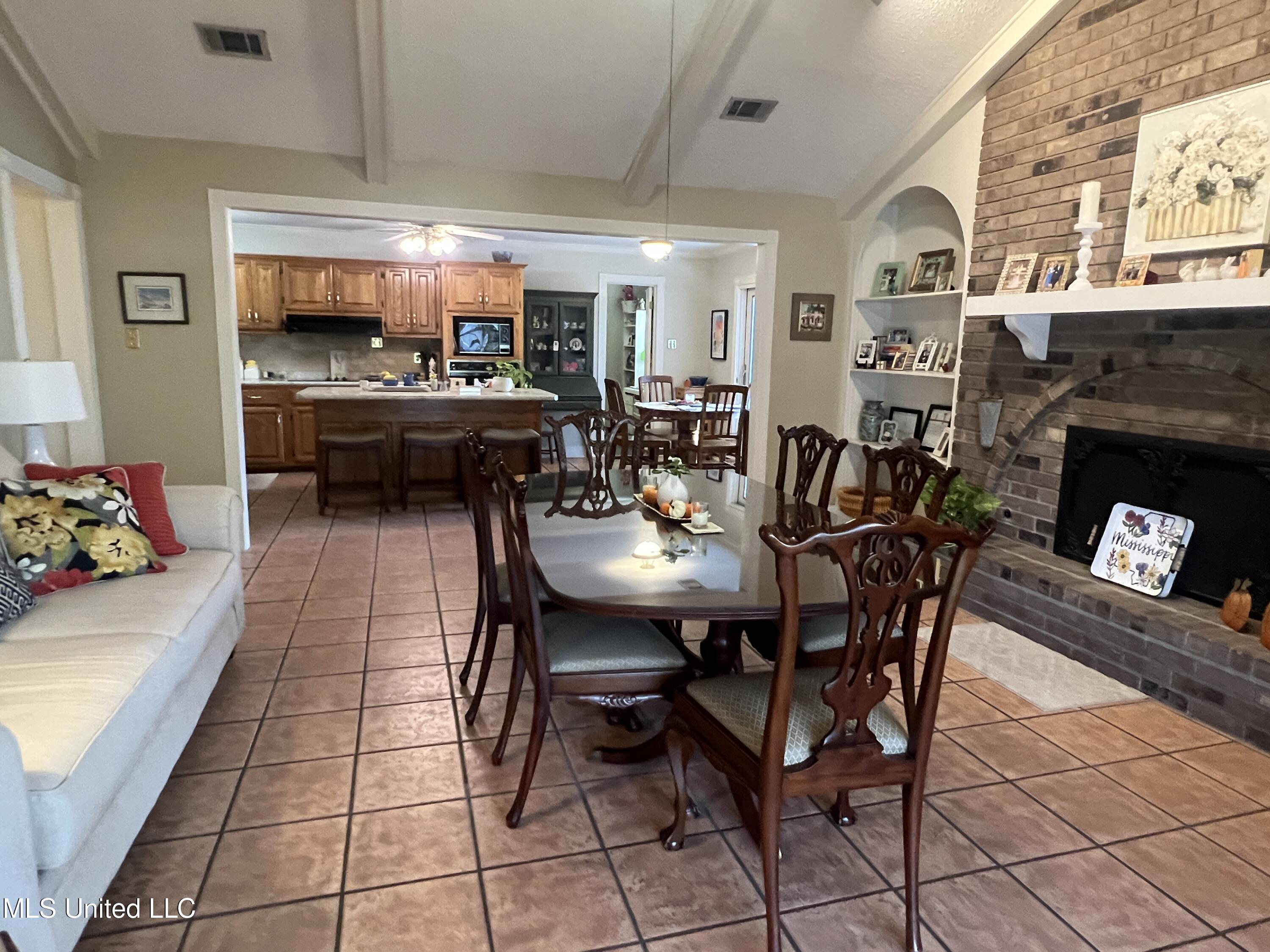 702 Alta Vista Drive