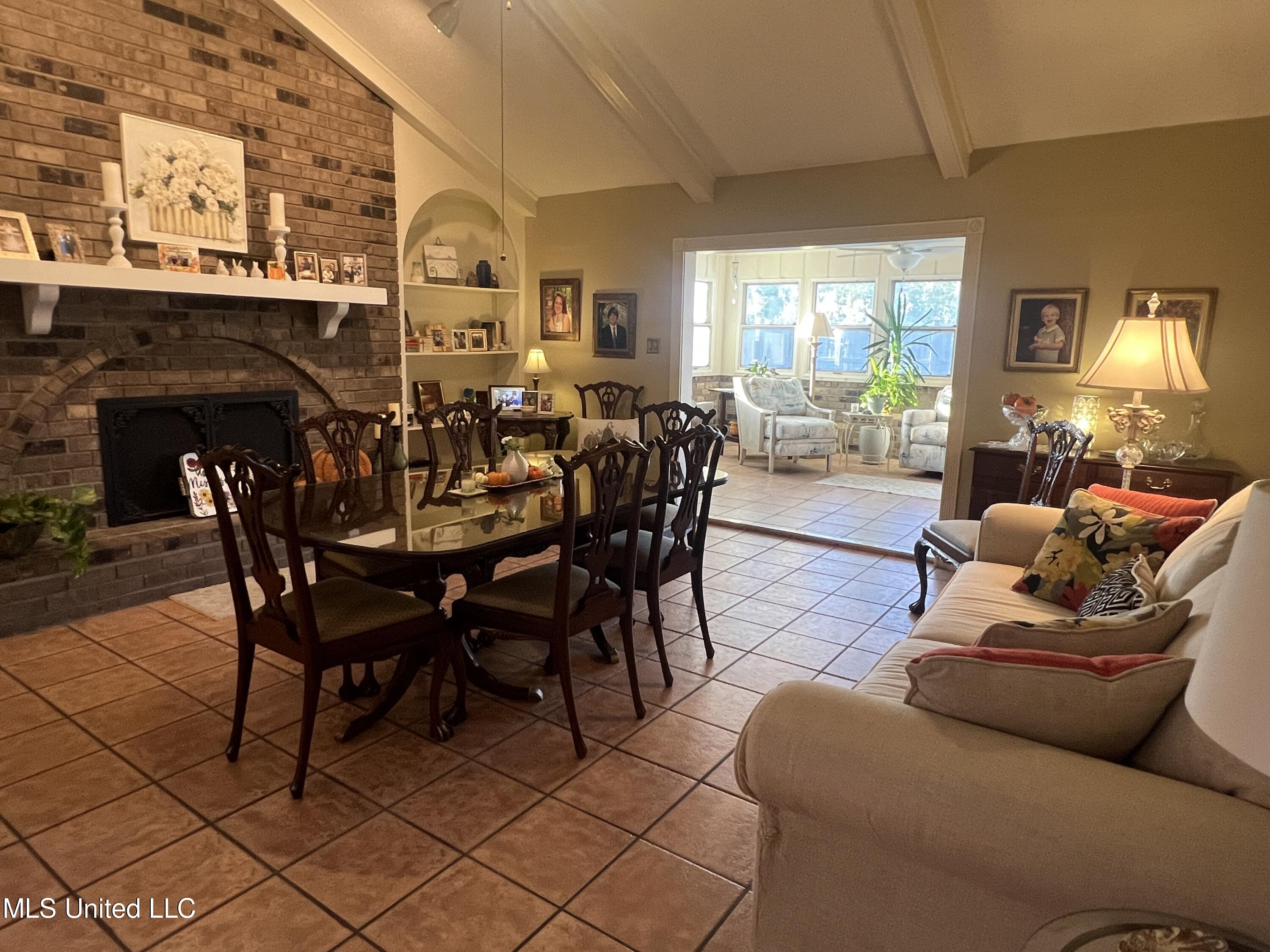 702 Alta Vista Drive