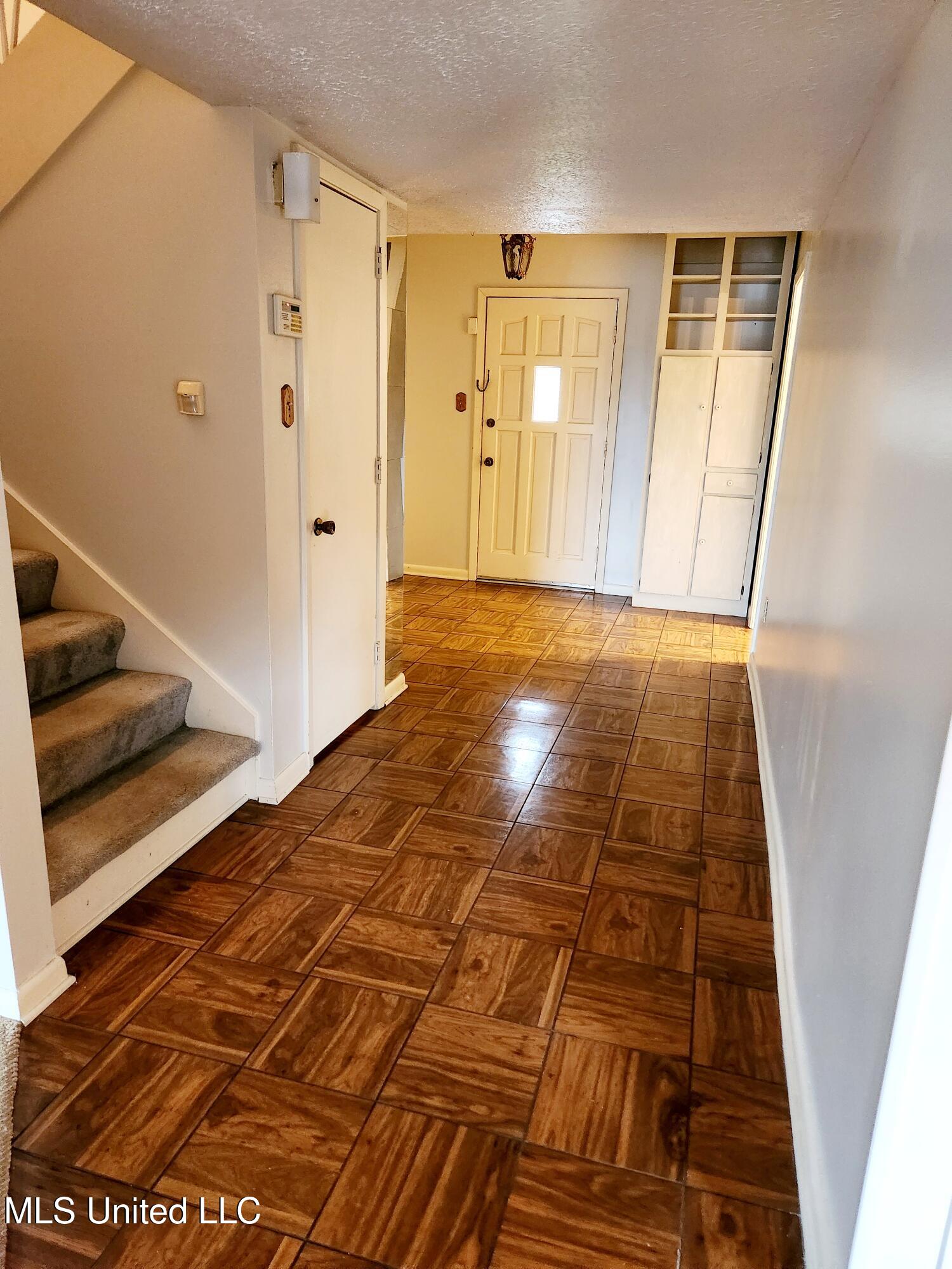 5155 Wayneland Drive, M1