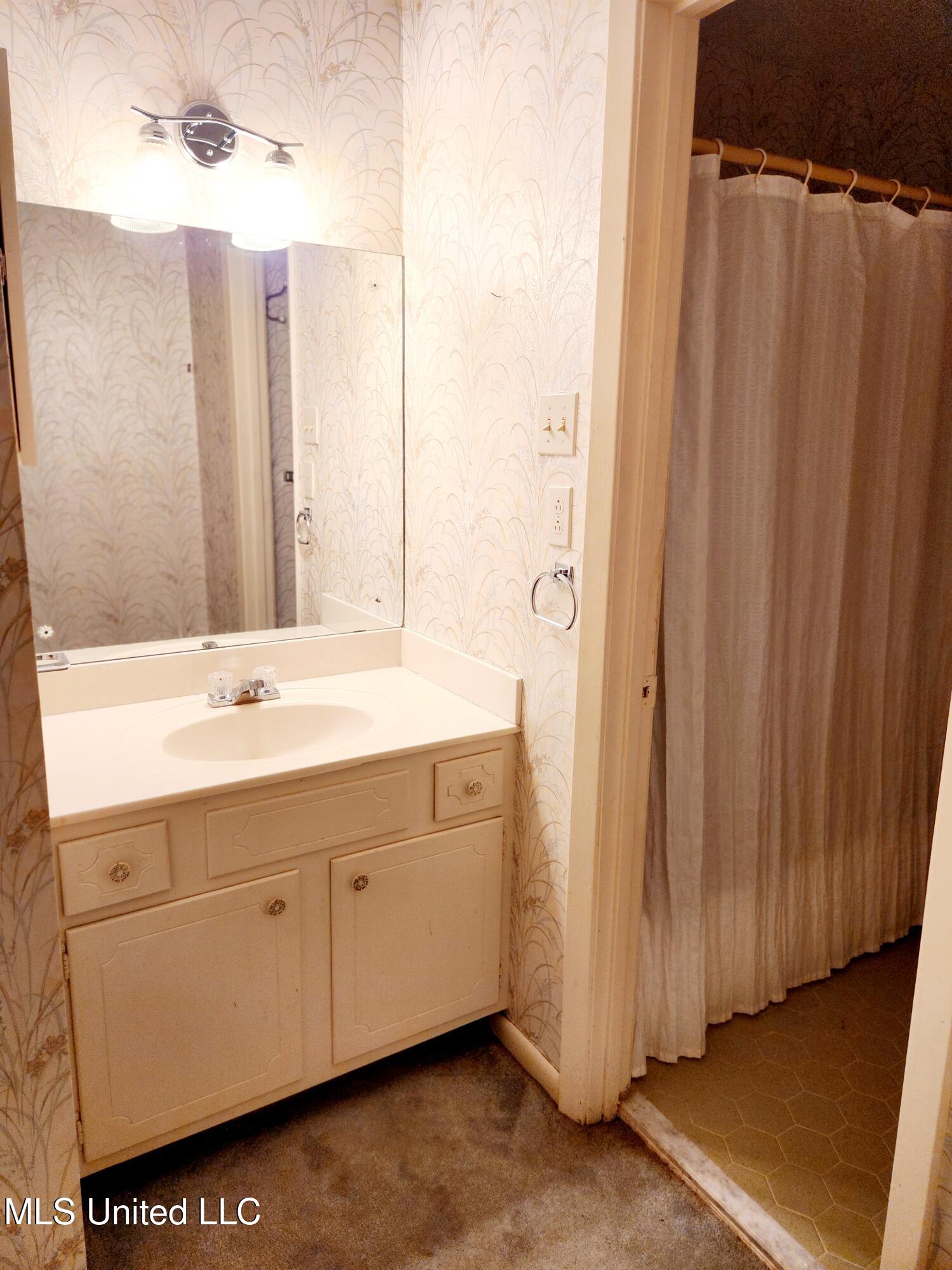 5155 Wayneland Drive, M1