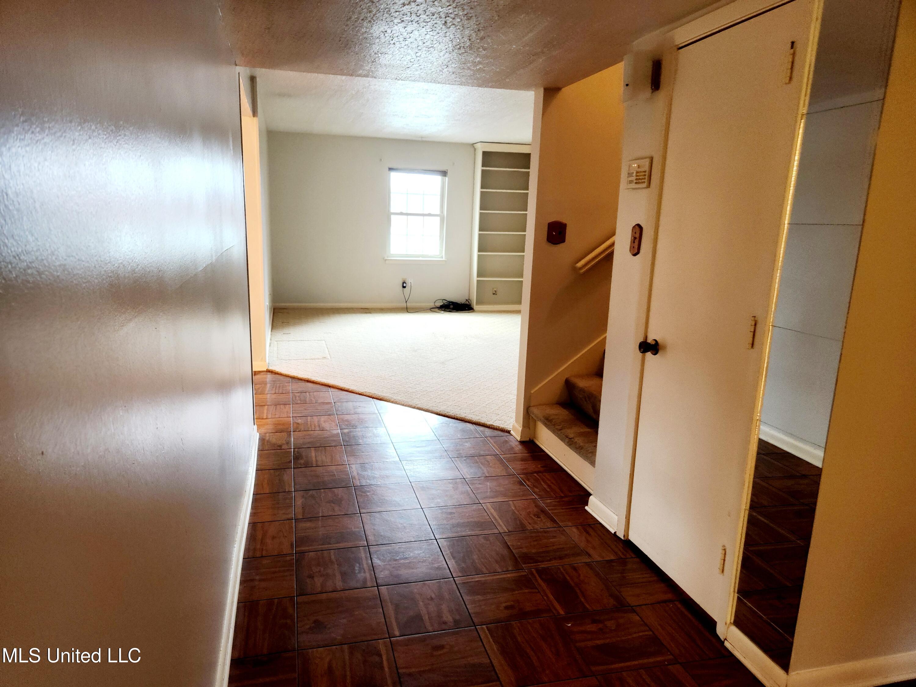 5155 Wayneland Drive, M1