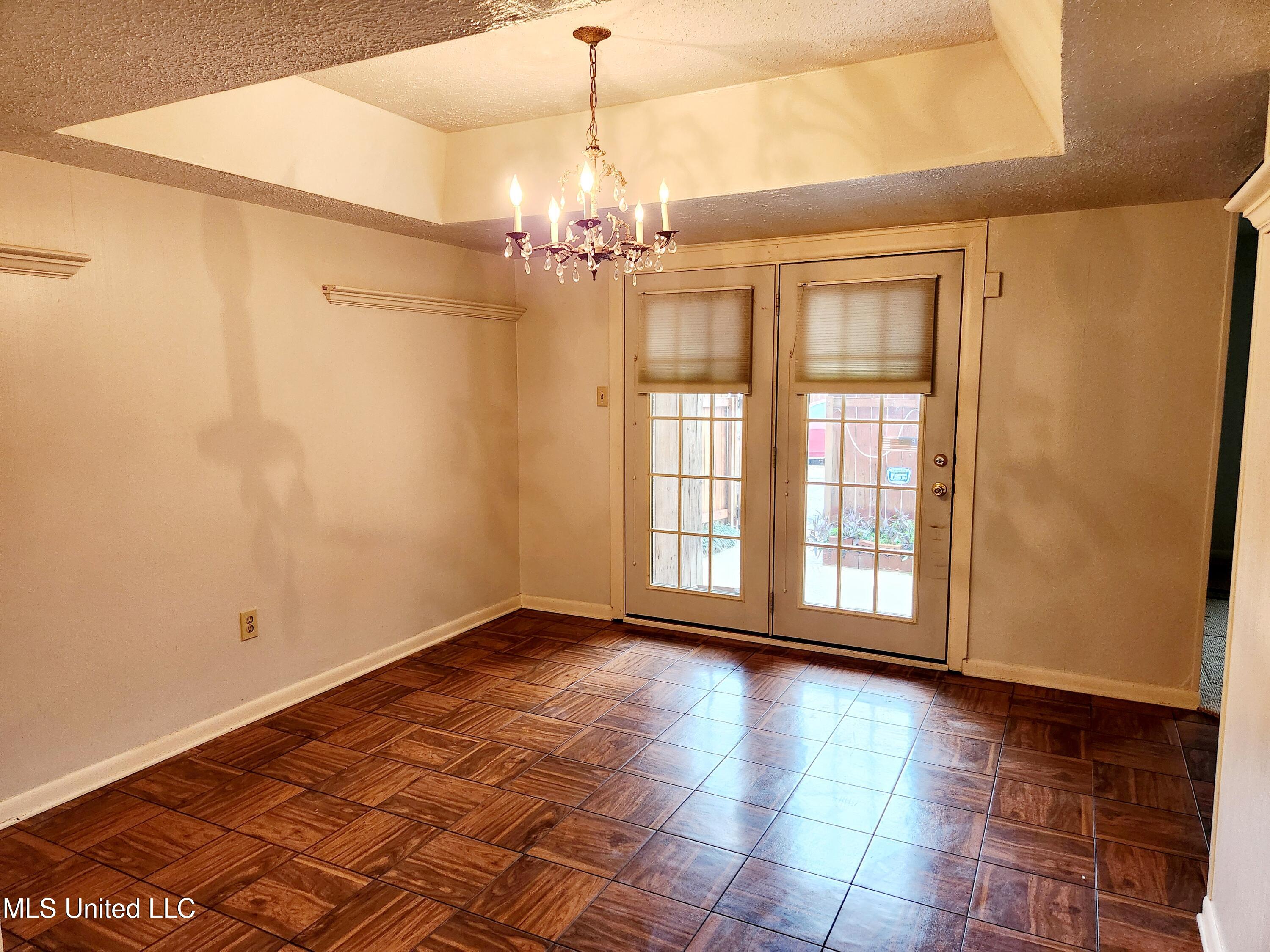 5155 Wayneland Drive, M1