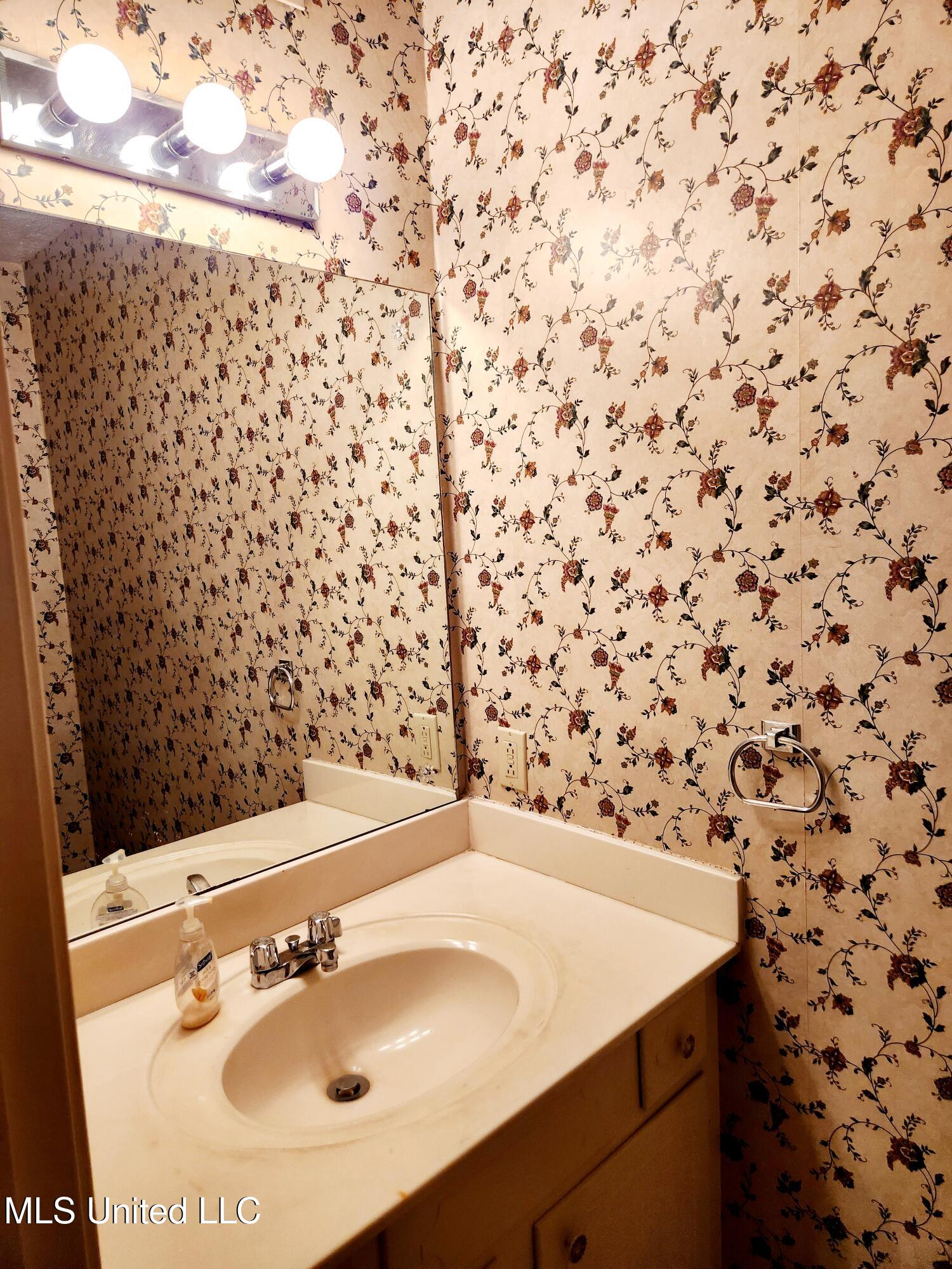 5155 Wayneland Drive, M1