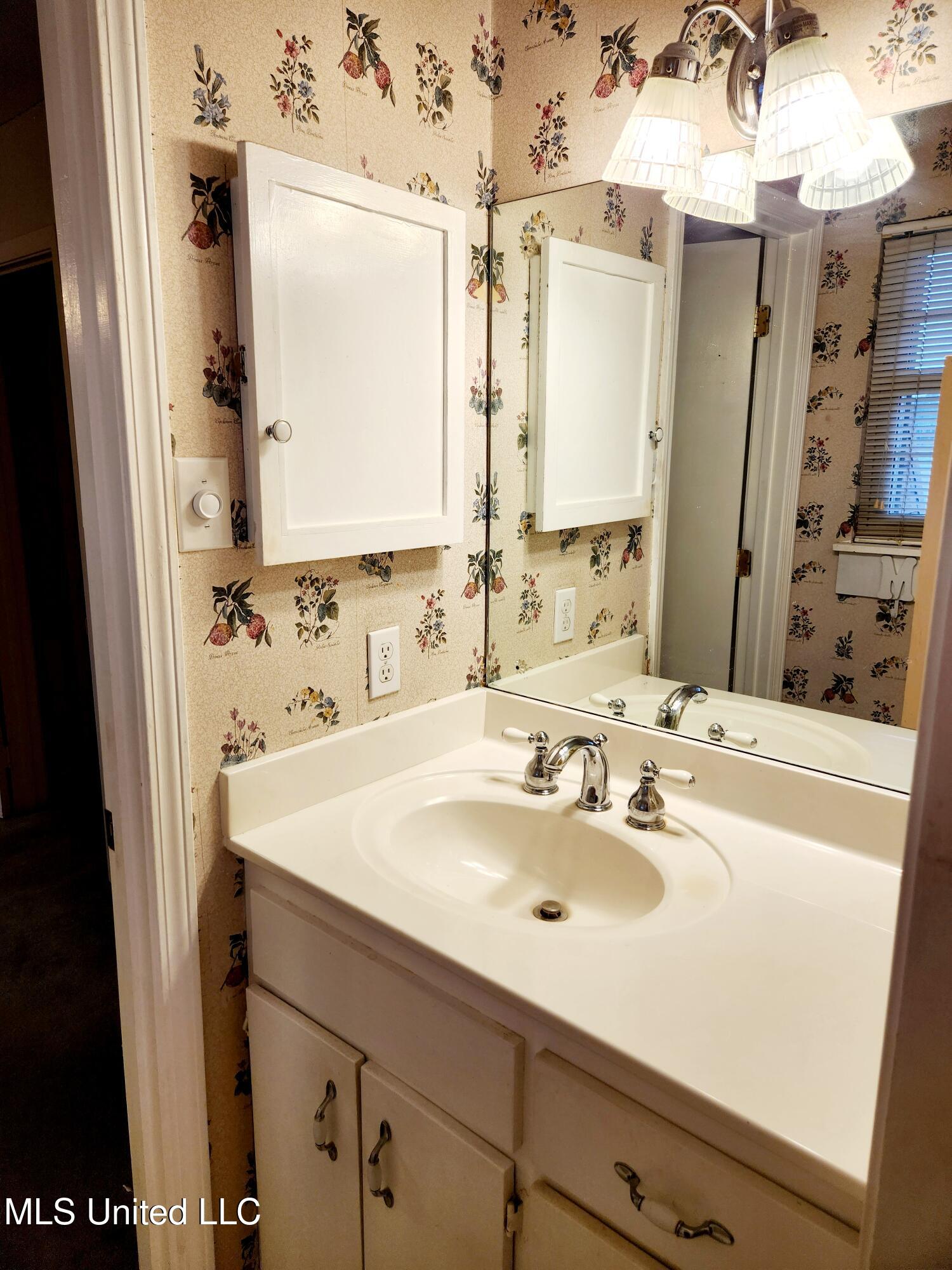 5155 Wayneland Drive, M1