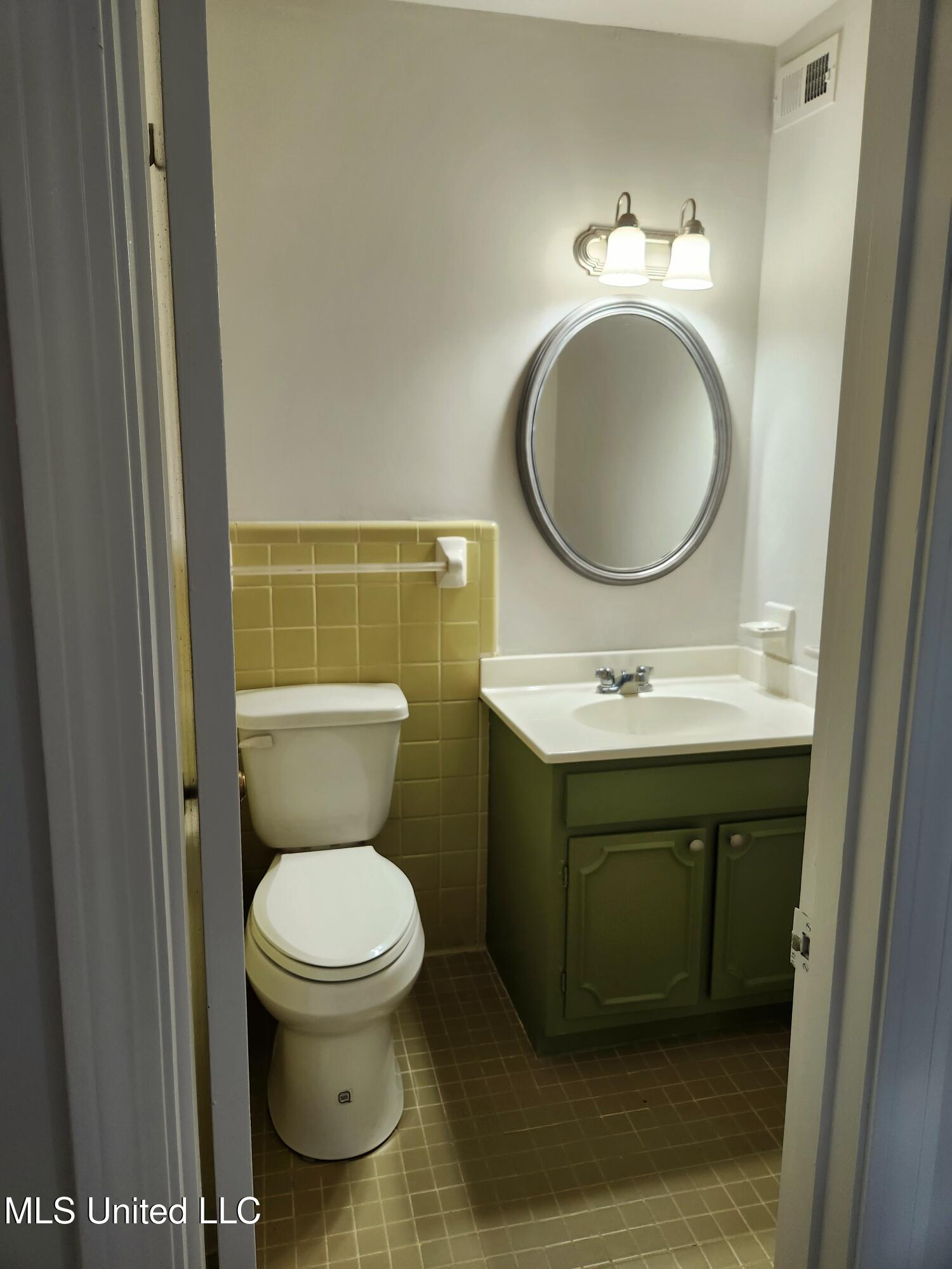 5025 Wayneland Drive, B7