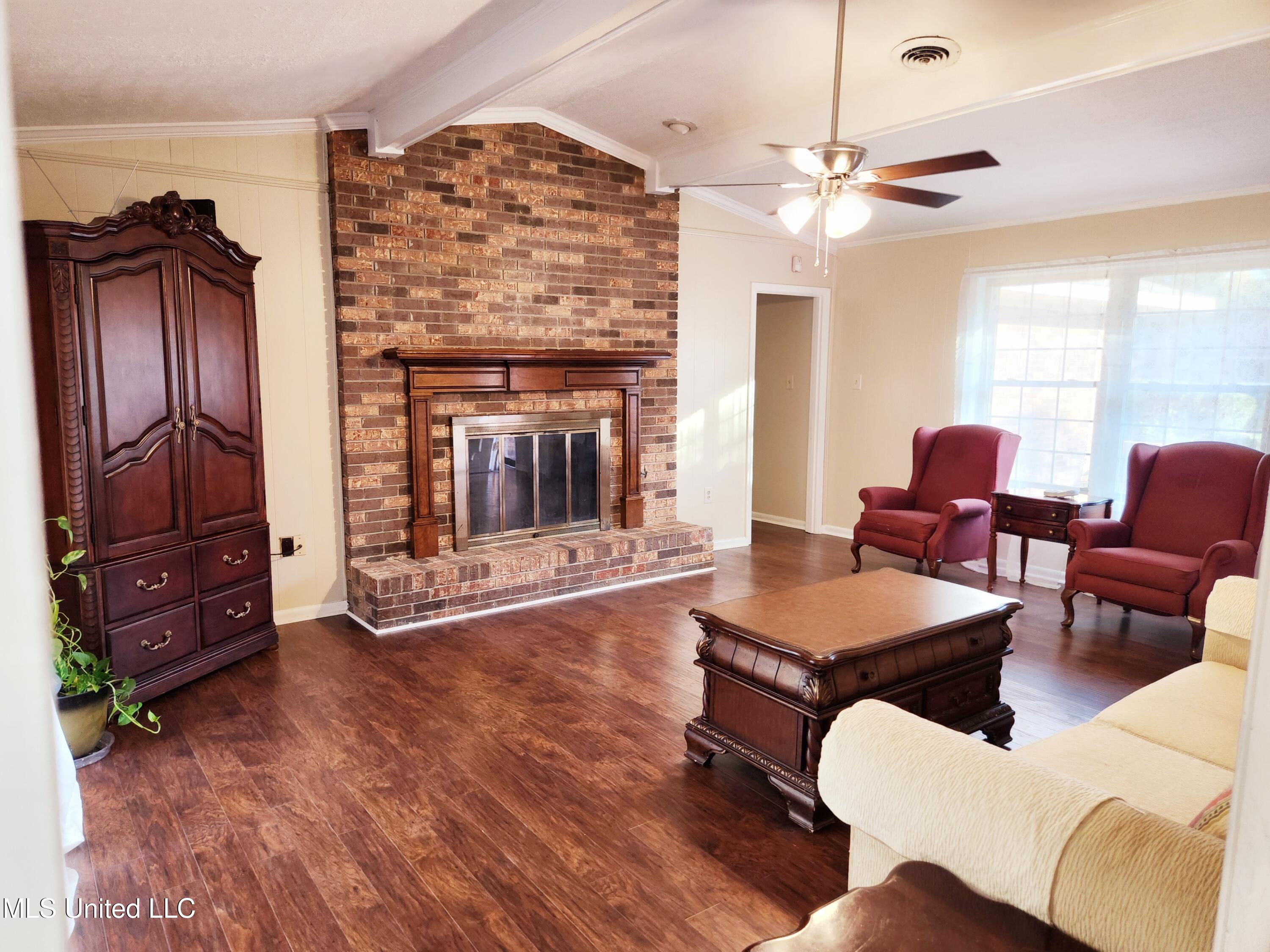 1234 Woodfield Drive