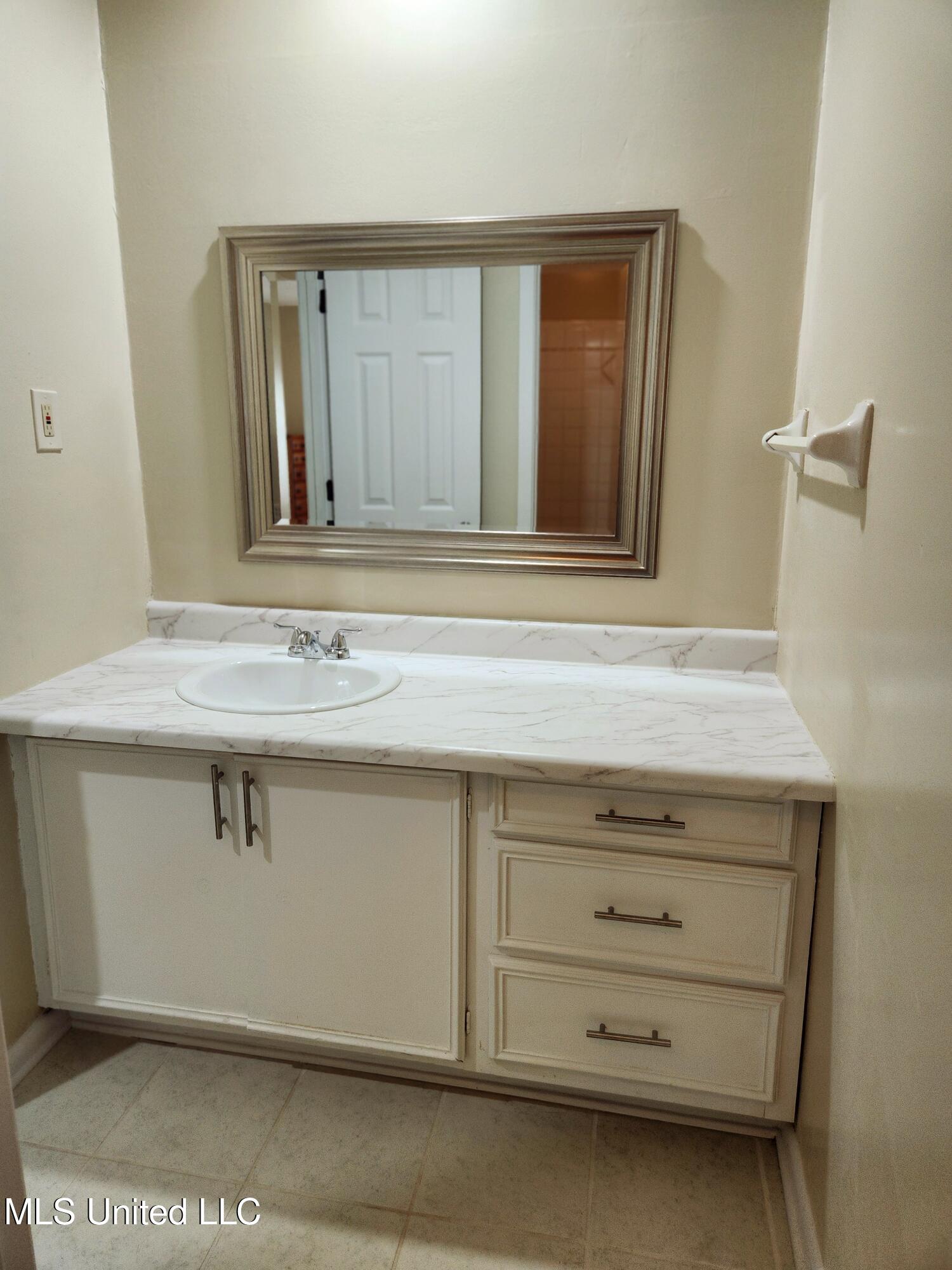 1234 Woodfield Drive