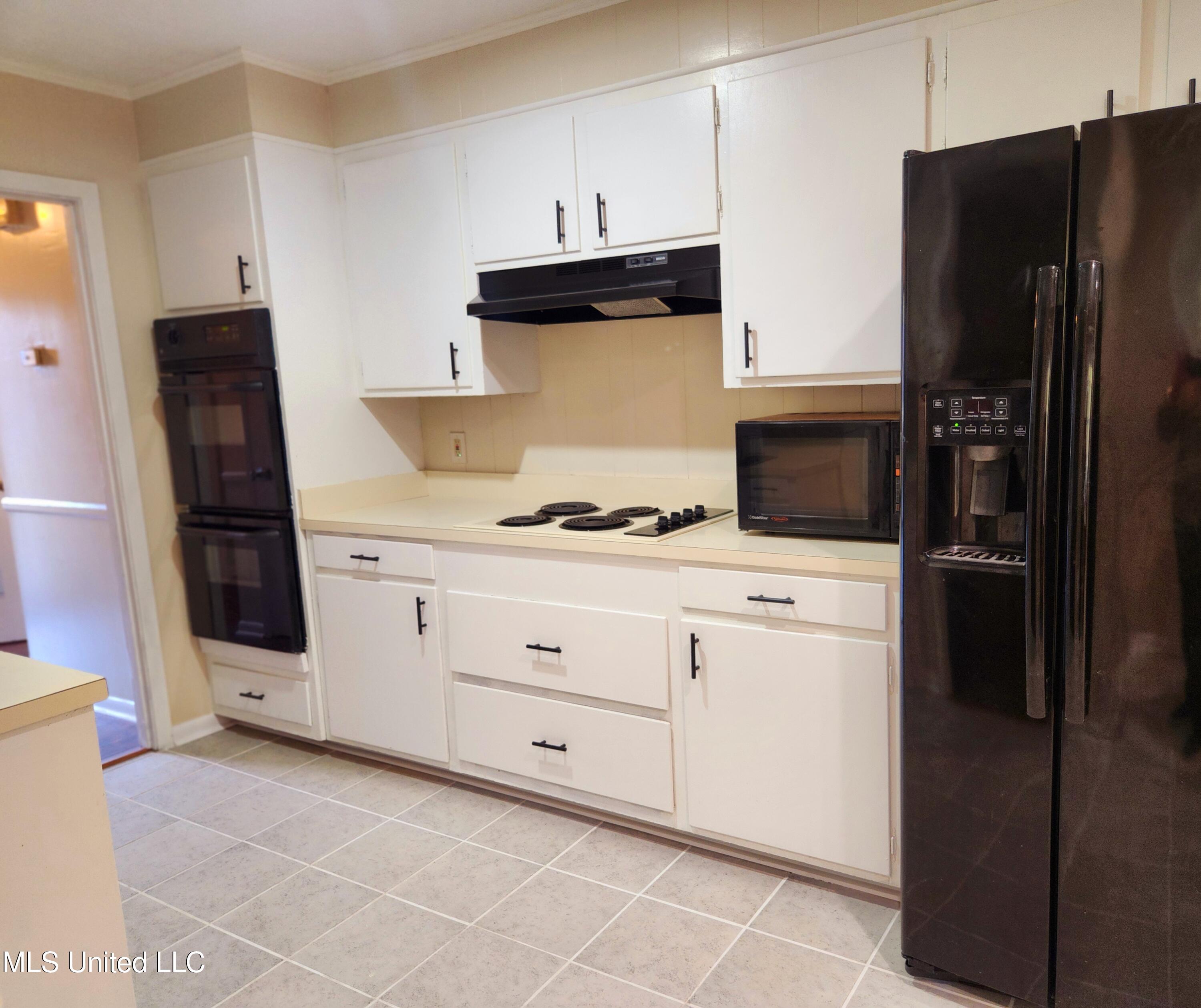 1234 Woodfield Drive