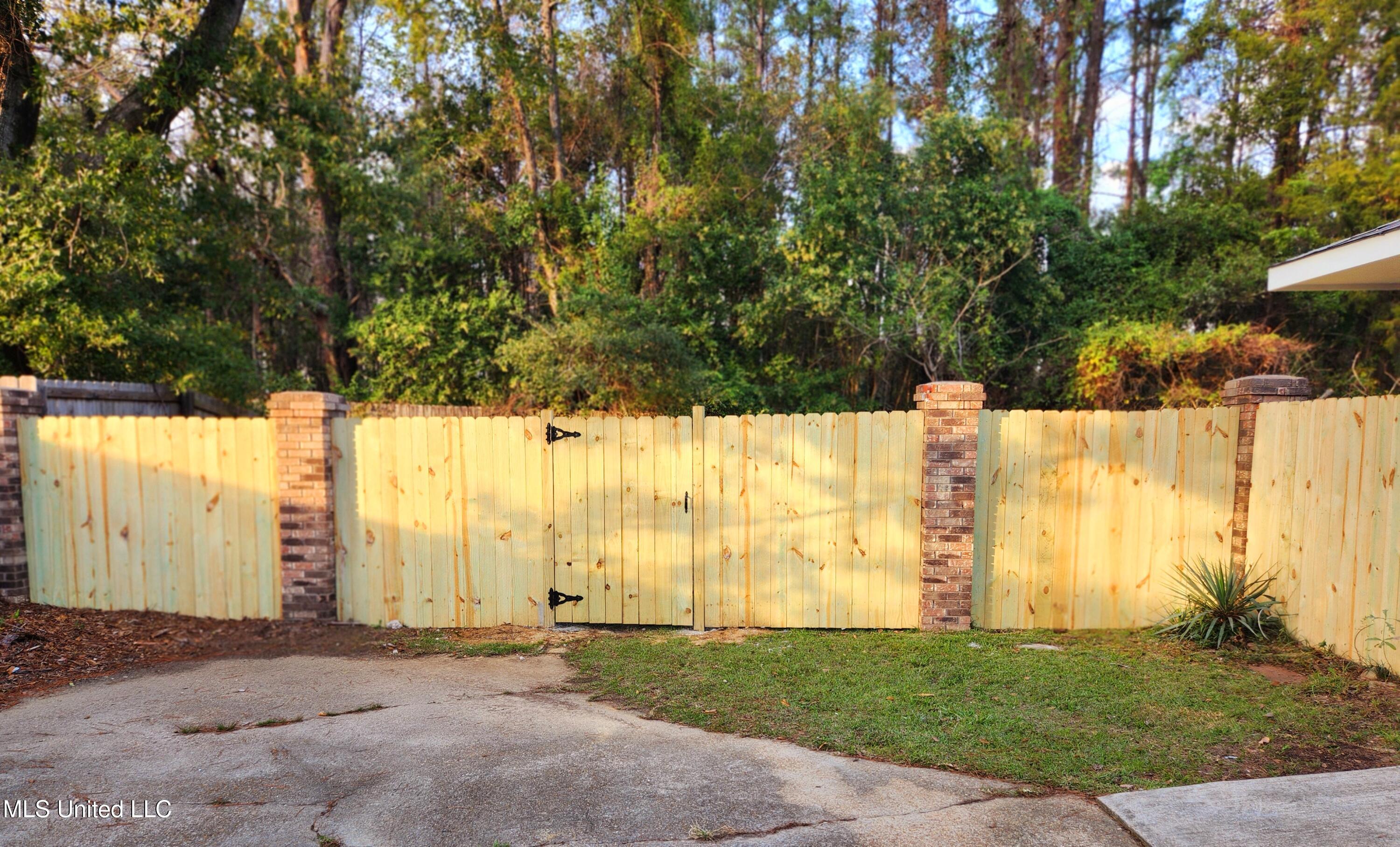 1234 Woodfield Drive