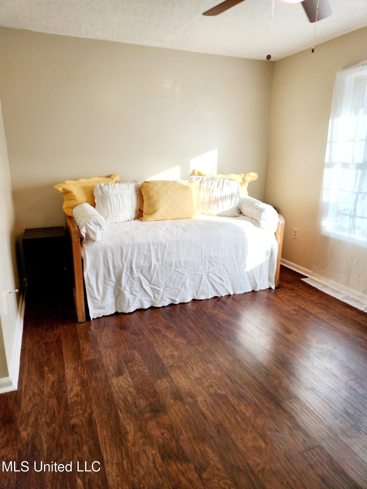 1234 Woodfield Drive