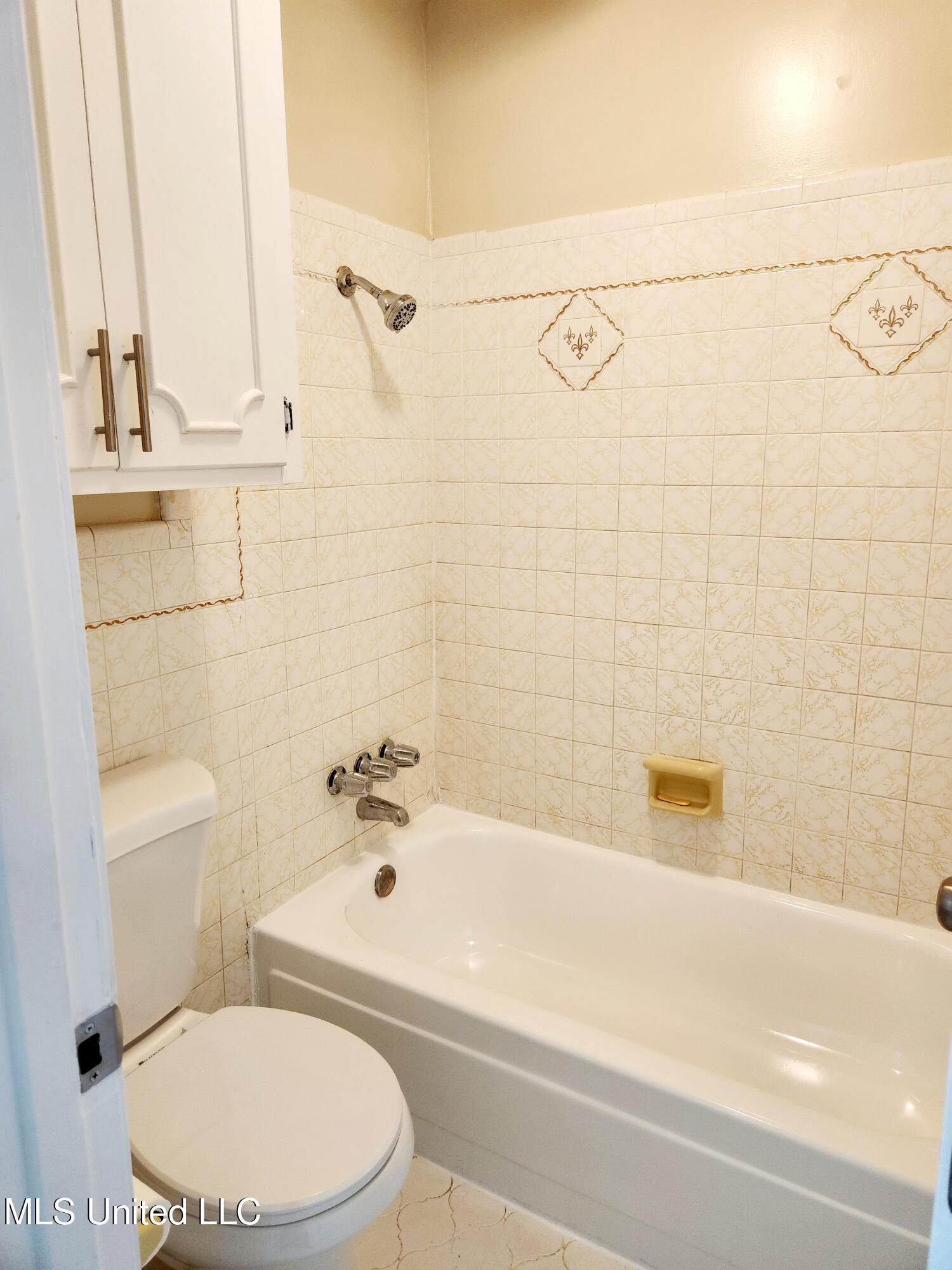 1234 Woodfield Drive