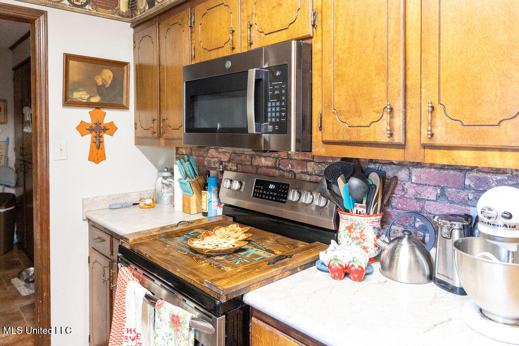 509 W West Jeff Davis Avenue