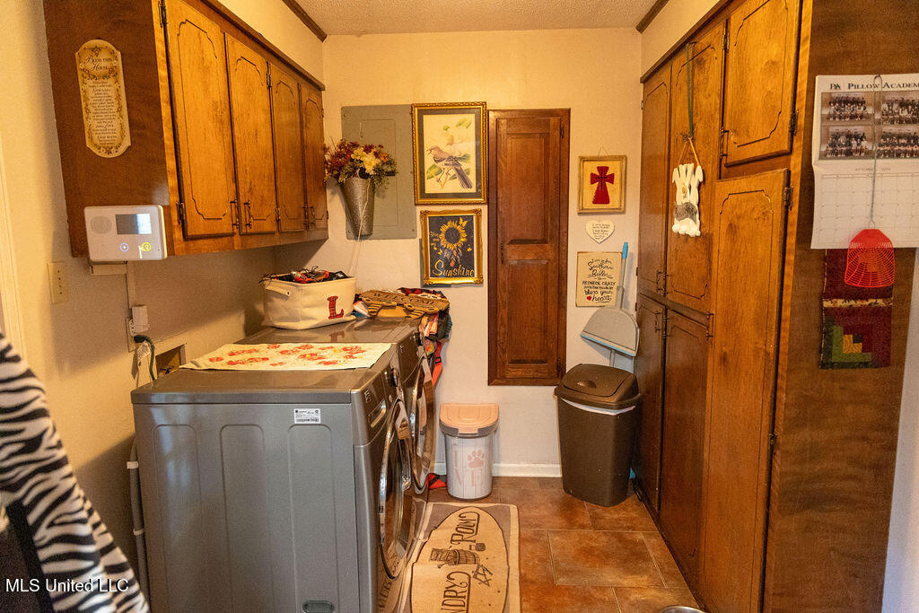 509 W West Jeff Davis Avenue