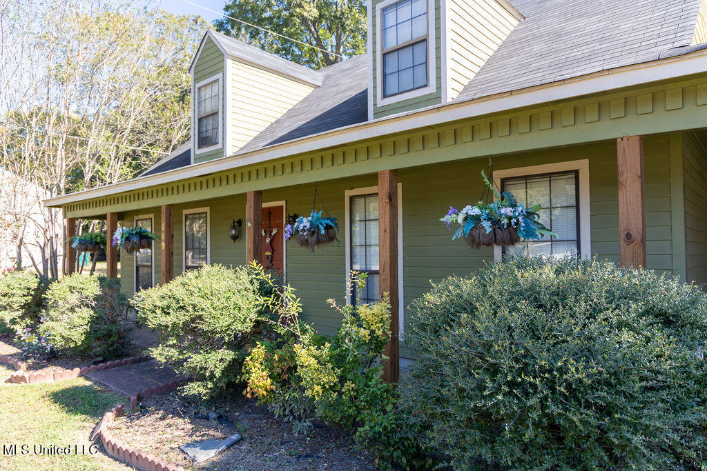 509 W West Jeff Davis Avenue