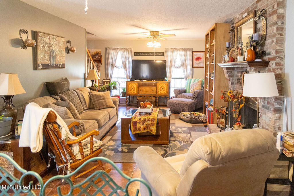 509 W West Jeff Davis Avenue