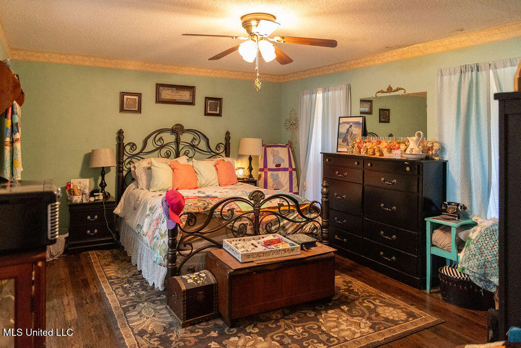 509 W West Jeff Davis Avenue