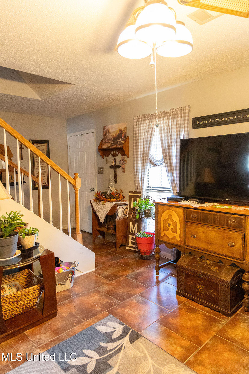 509 W West Jeff Davis Avenue