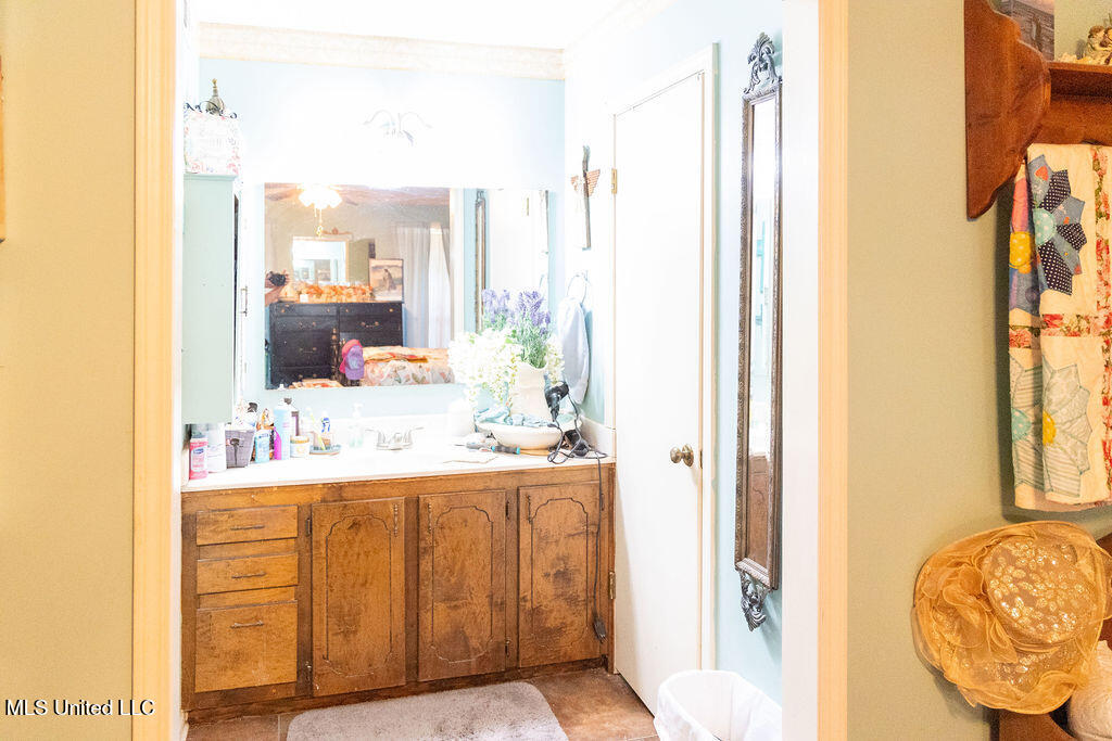 509 W West Jeff Davis Avenue